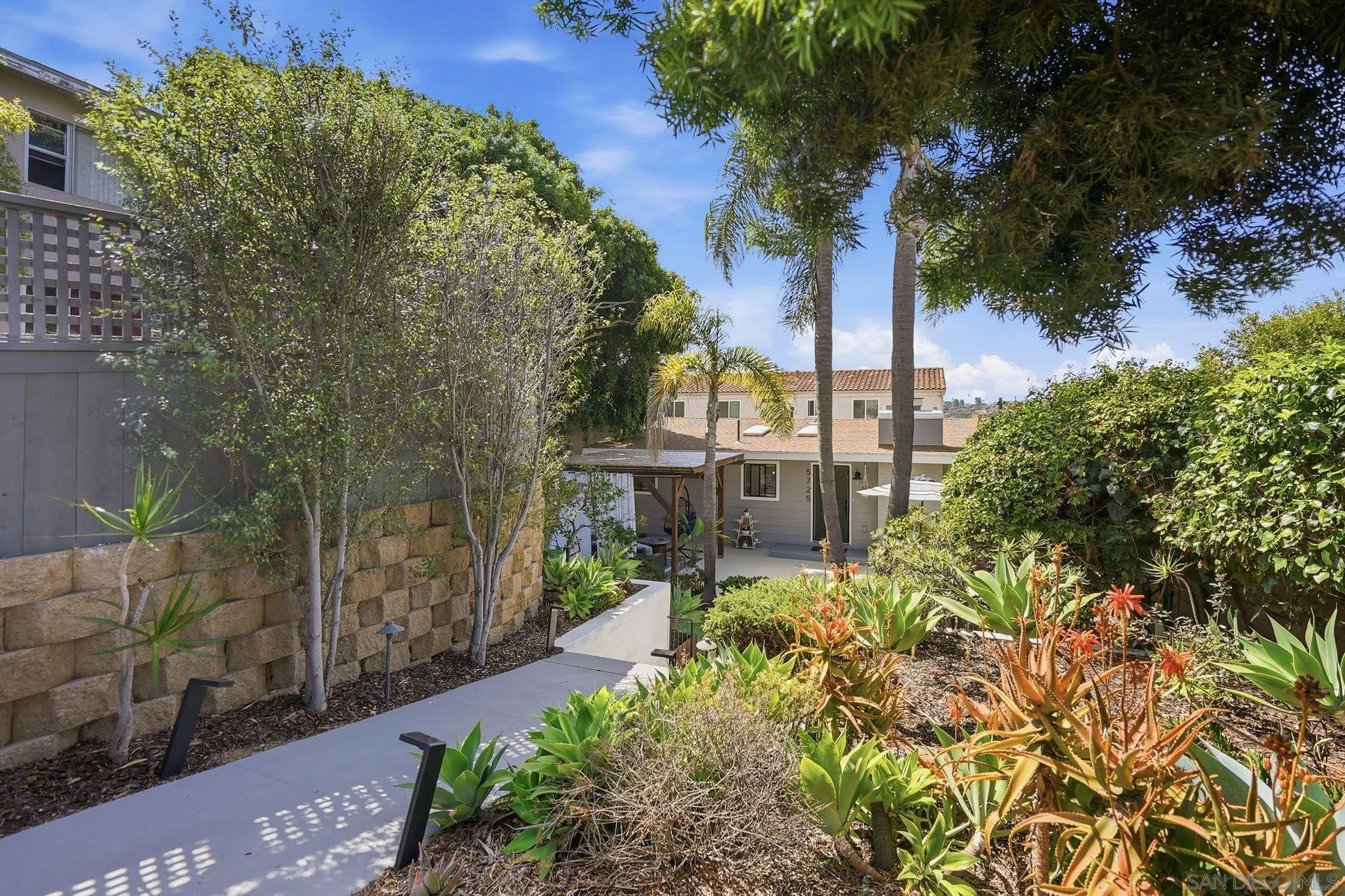 https://cdn.realtyfeed.com/cdn/127/260014051/6da3f7b7f2d7245e30c8ed479b969313.webp