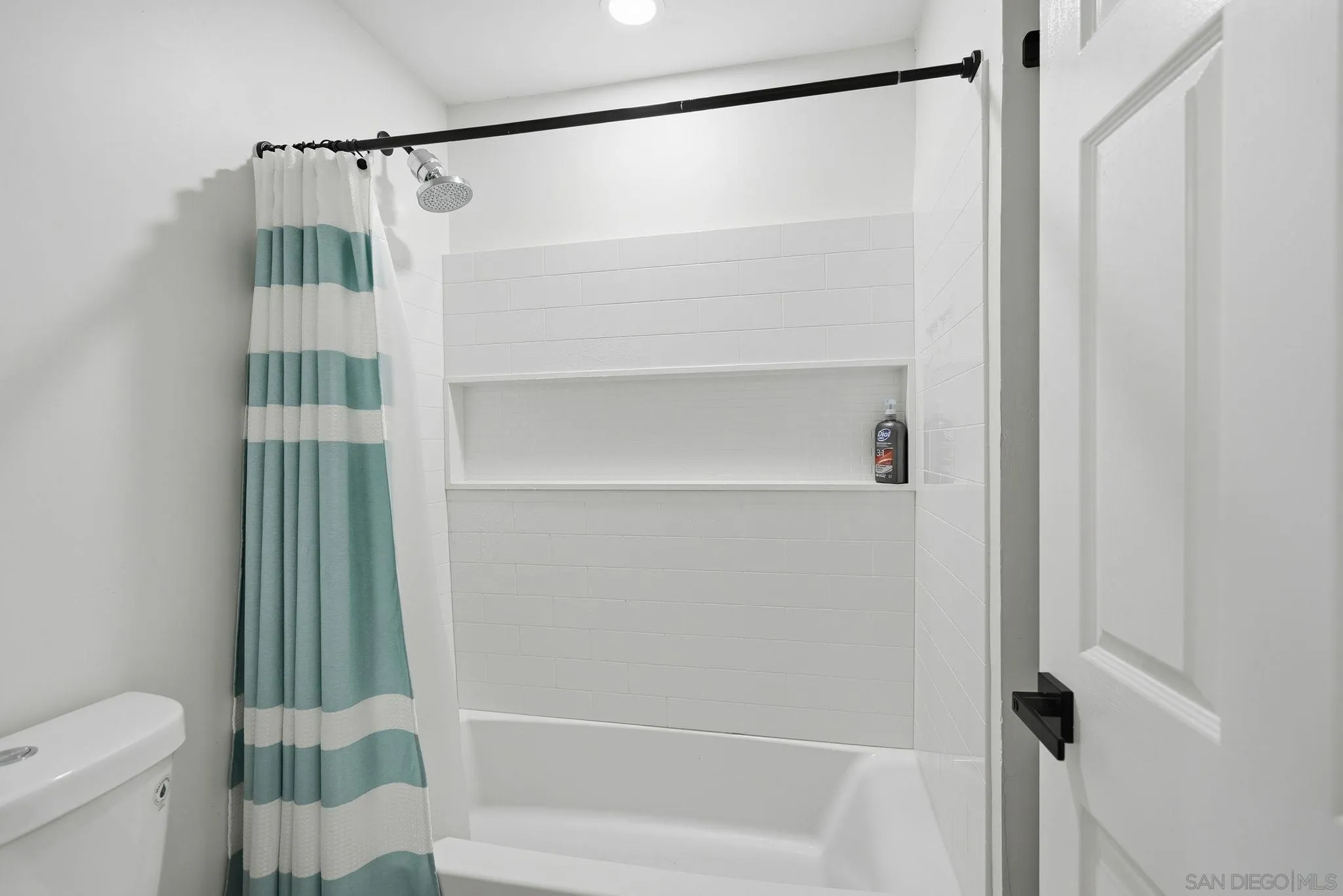 https://cdn.realtyfeed.com/cdn/127/260014051/9112737f9a779986f6209bca6d8d7f0c.webp