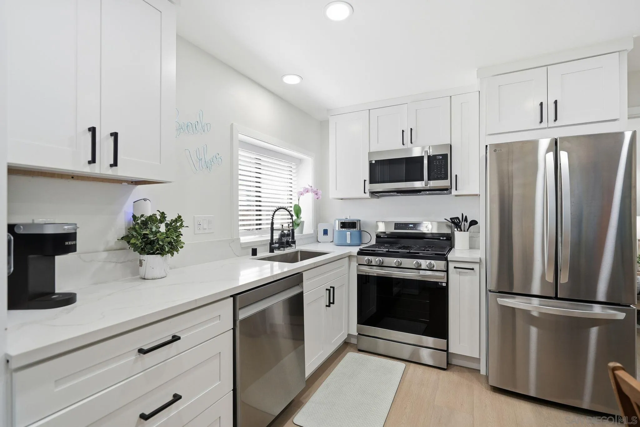 https://cdn.realtyfeed.com/cdn/127/260014051/a4b3df66554669194b965300ced21dce.webp