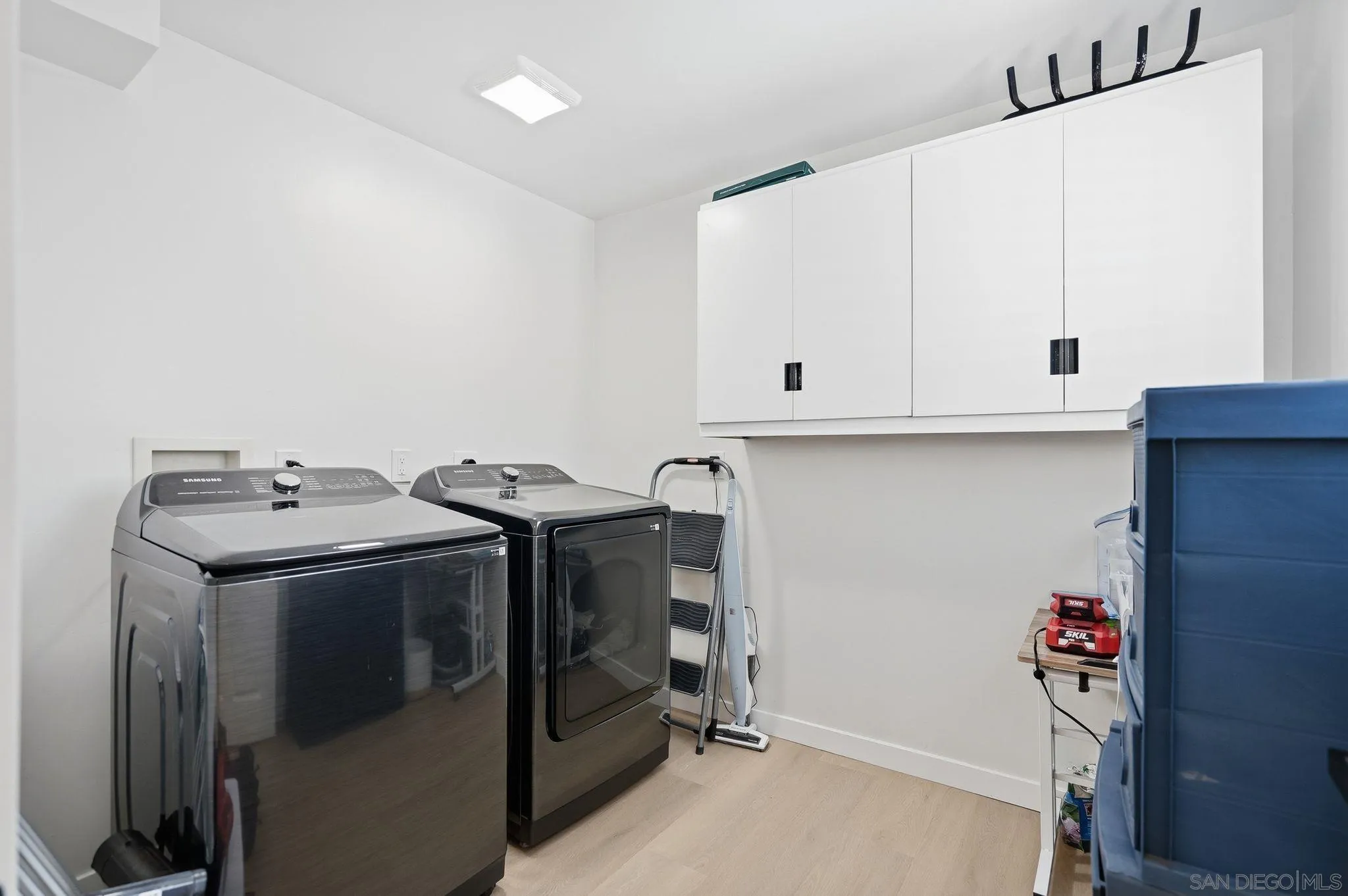 https://cdn.realtyfeed.com/cdn/127/260014051/a5a7b537316036d2e044bdc202d890f2.webp