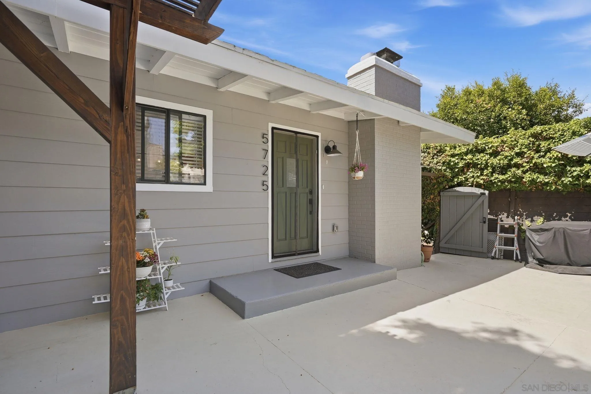 https://cdn.realtyfeed.com/cdn/127/260014051/b79ce32016766234867d74a8e30157d9.webp