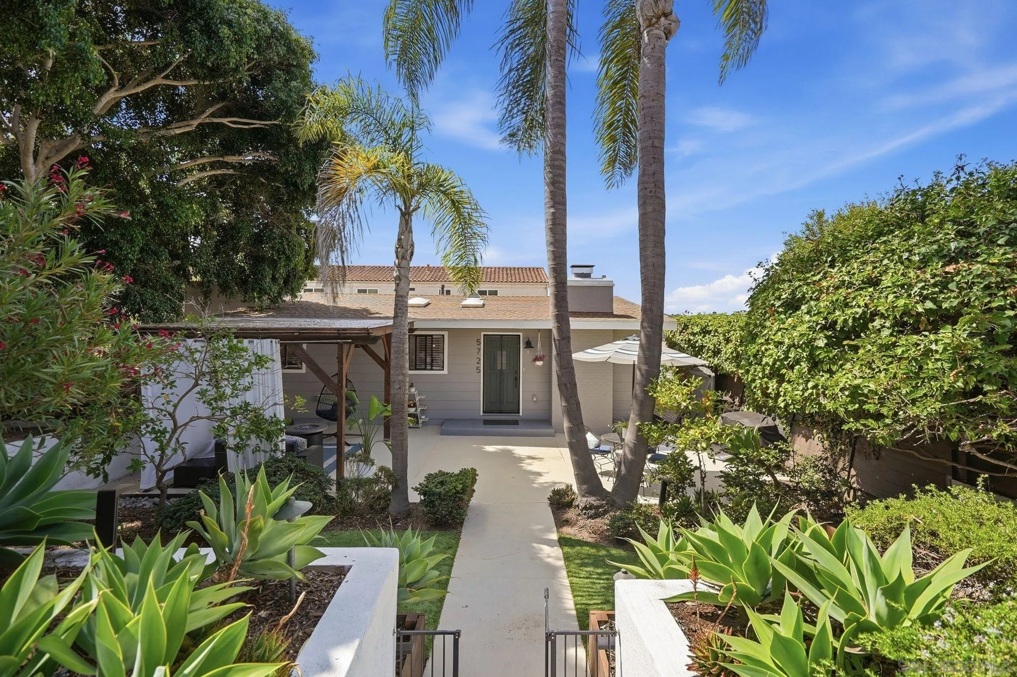 https://cdn.realtyfeed.com/cdn/127/260014051/c62aac81434777dee8981ff1aaab7c05.webp