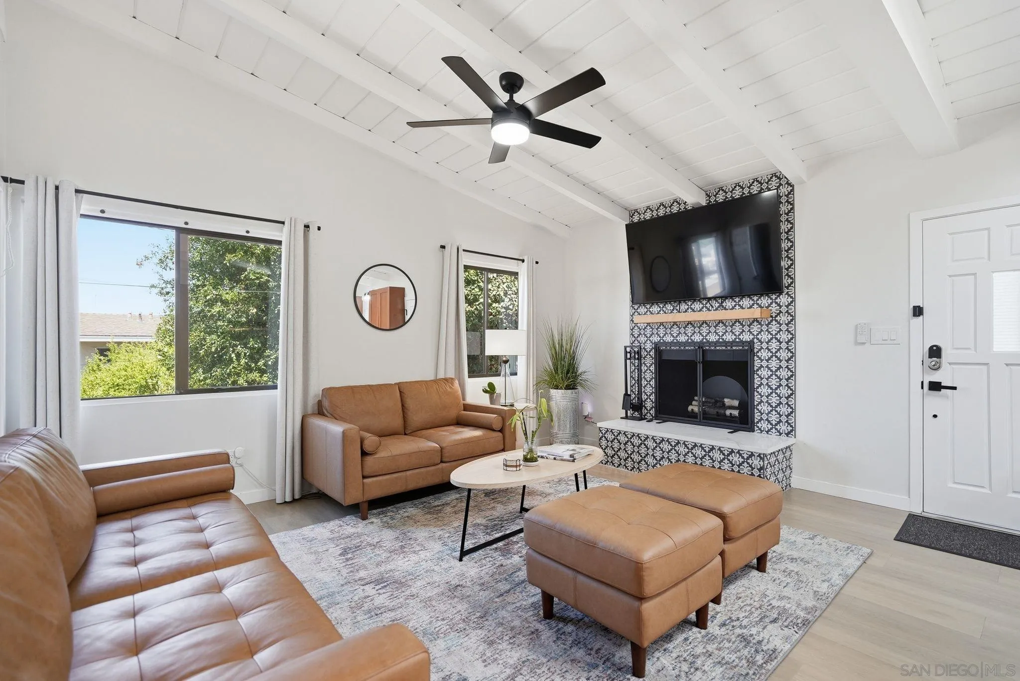 https://cdn.realtyfeed.com/cdn/127/260014051/e19a3db1af9e837a2254d85fd760d340.webp