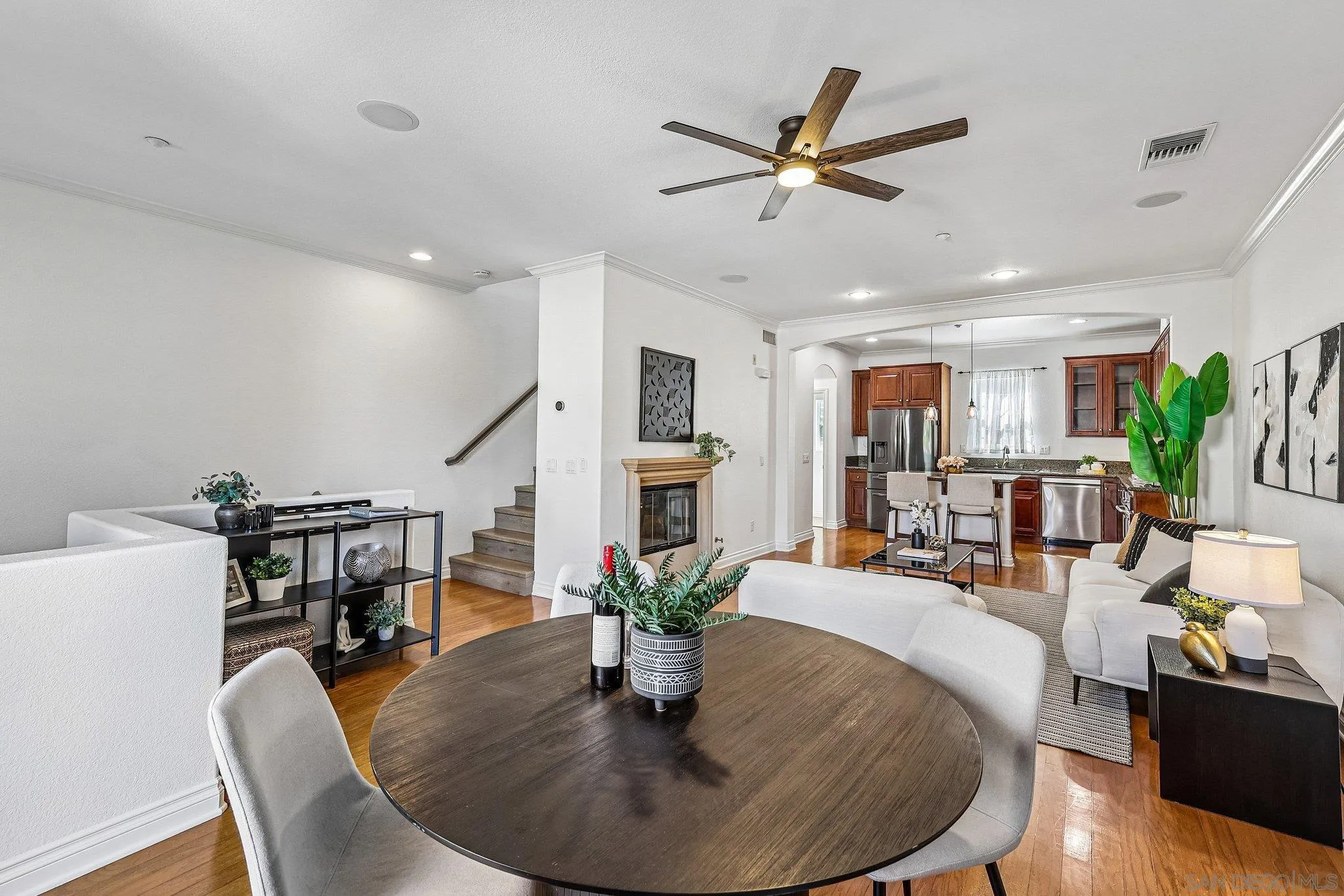 https://cdn.realtyfeed.com/cdn/127/260014055/560025d1bc74d5459f3372d7f0522244.webp