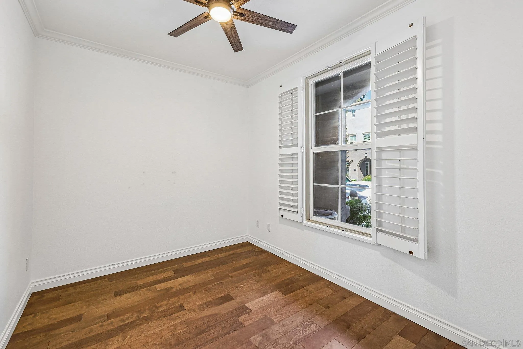 https://cdn.realtyfeed.com/cdn/127/260014055/7210ae99f9cef8a65bd34e9a2b0cf032.webp
