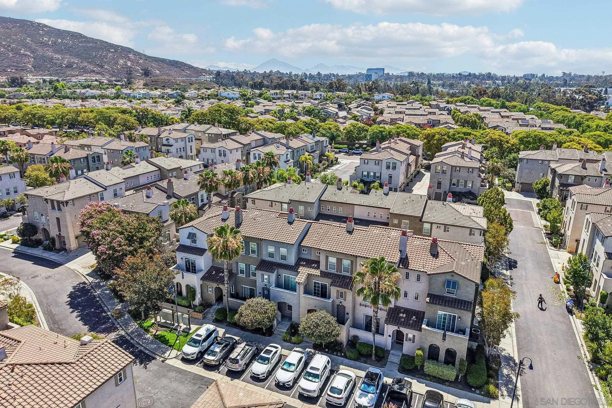 https://cdn.realtyfeed.com/cdn/127/260014055/a78a867bc562065fc43a2c4d151e4fe3.webp