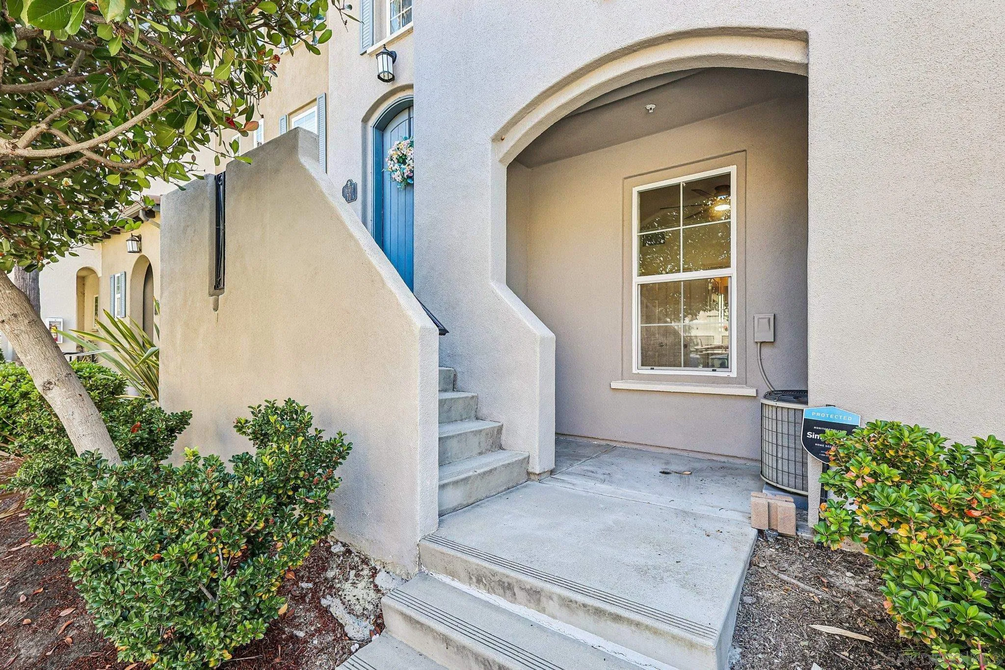 https://cdn.realtyfeed.com/cdn/127/260014055/b6f7bfb9e3ede44f781d1b9f4995b3b8.webp