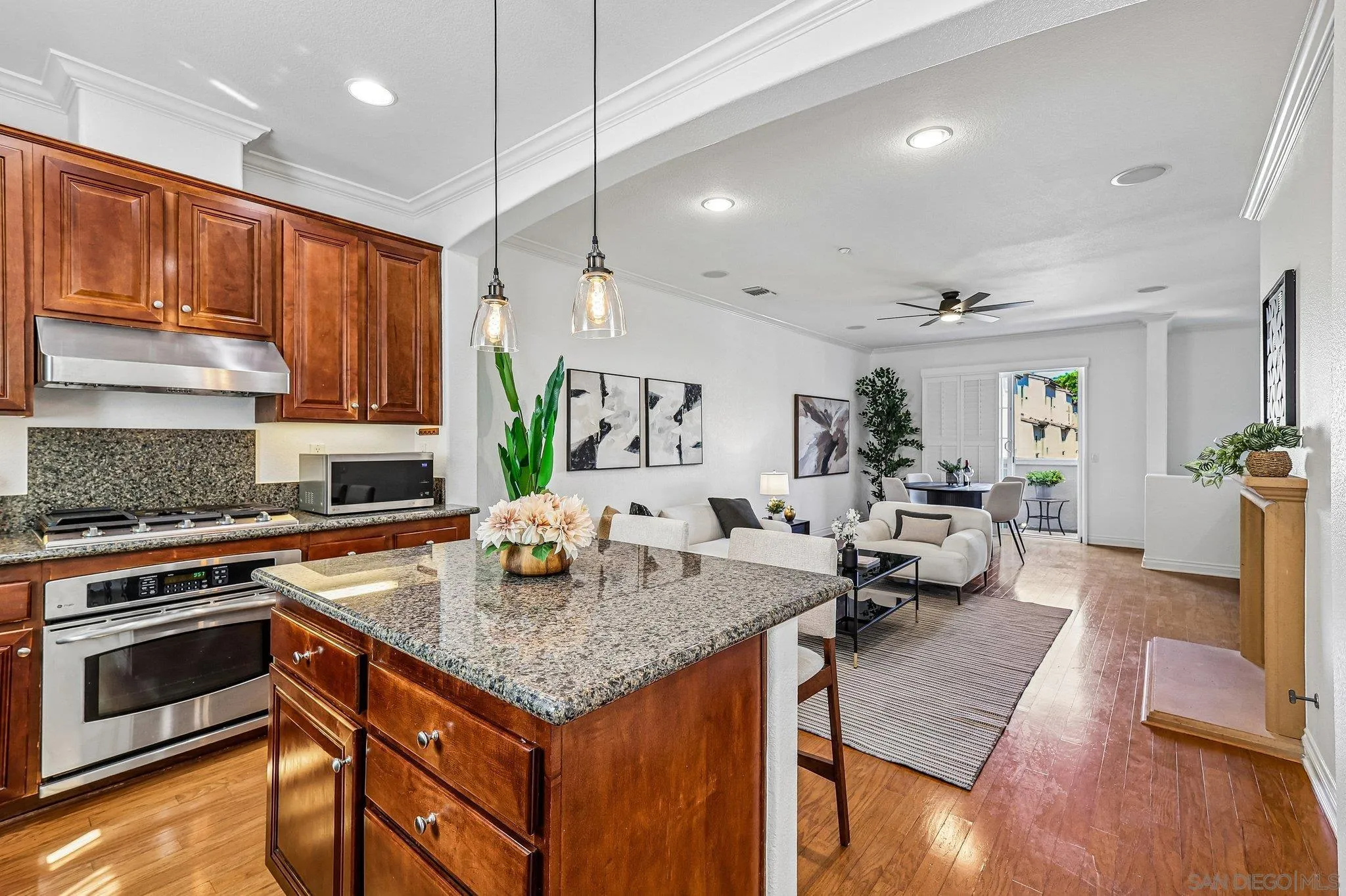 https://cdn.realtyfeed.com/cdn/127/260014055/db2f1ce7240697c440004daf979d8d7c.webp