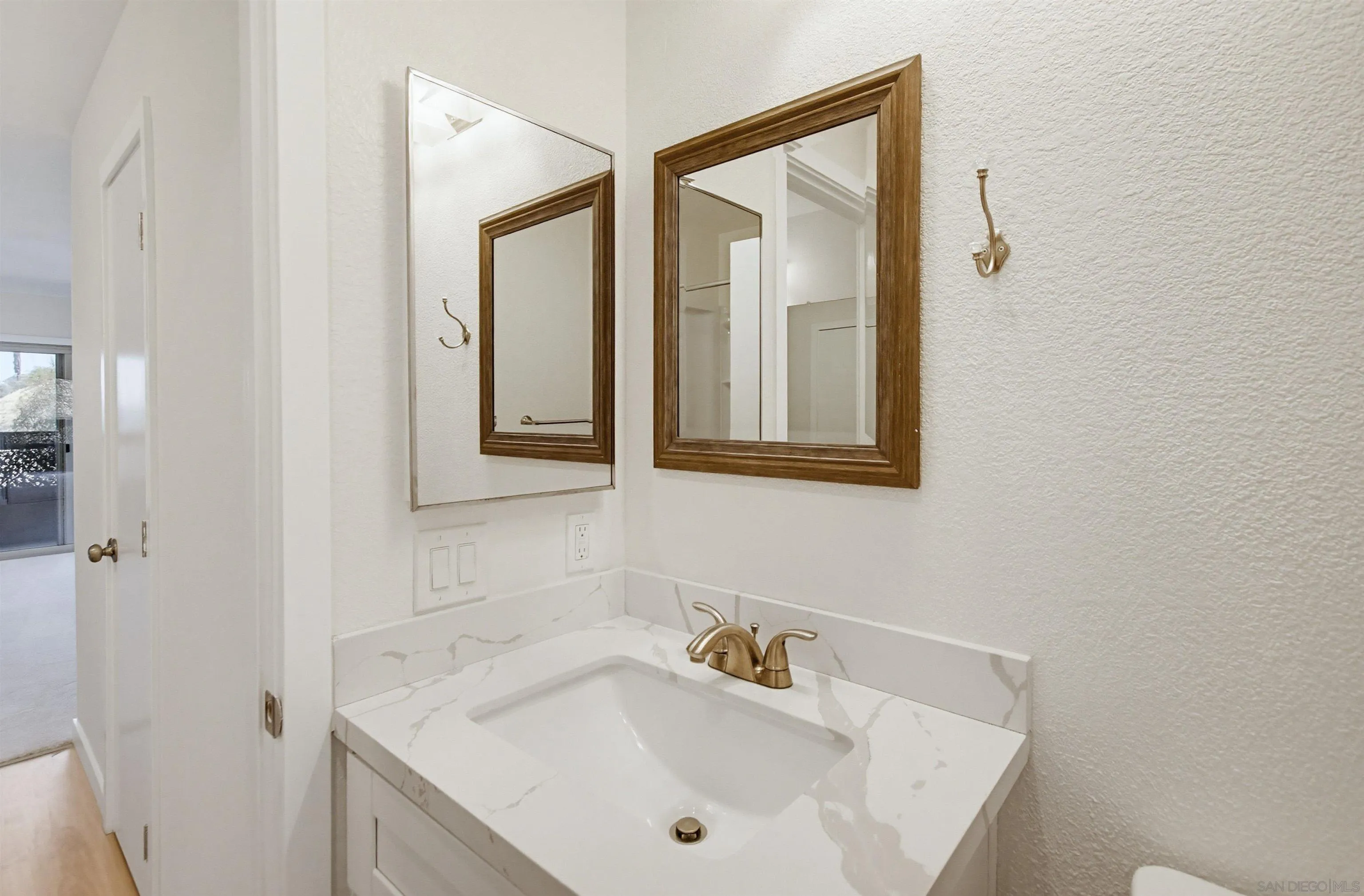 https://cdn.realtyfeed.com/cdn/127/260014059/06e4aac1df1c8478bc802f13dd35f36e.webp