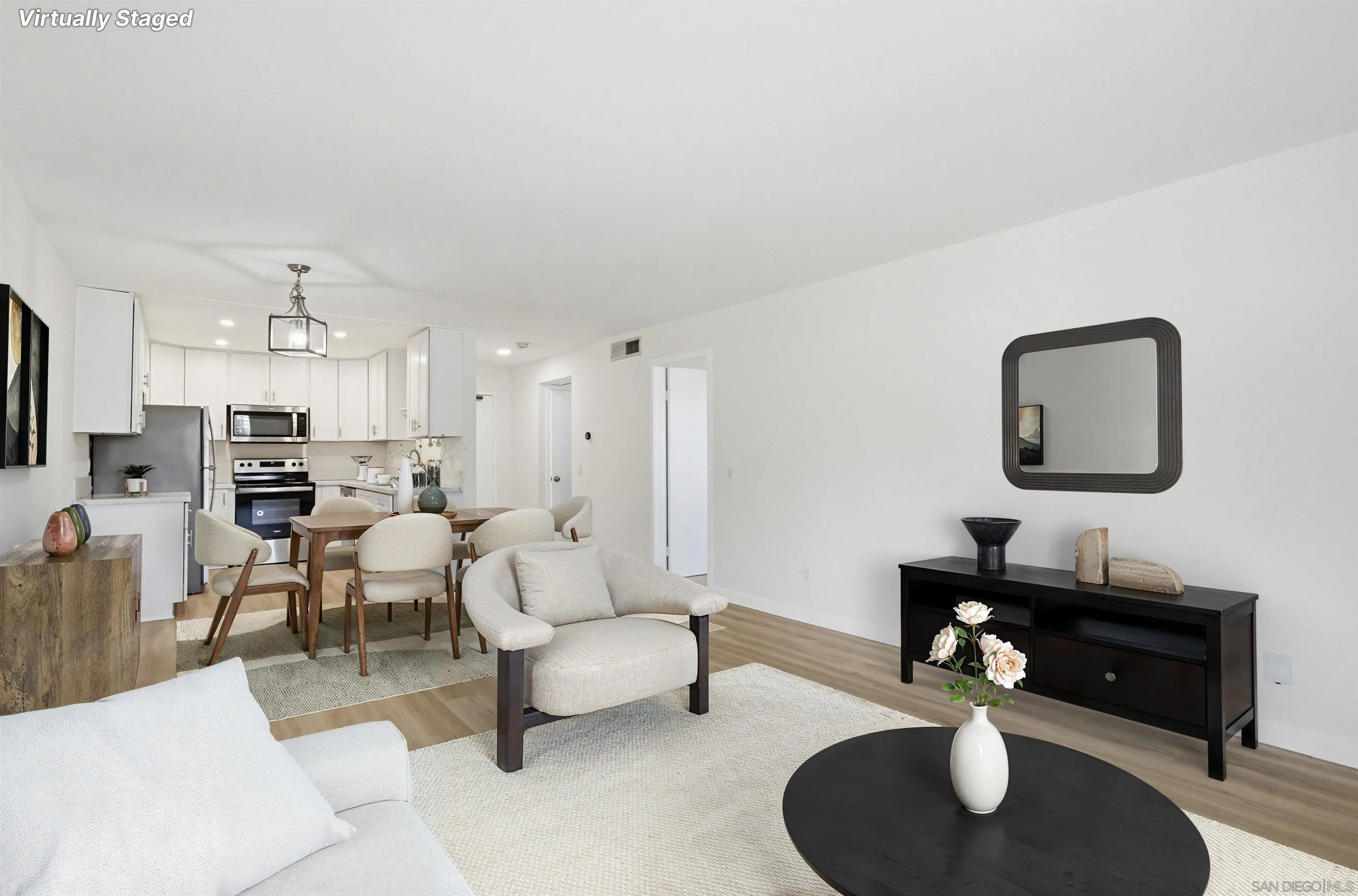 https://cdn.realtyfeed.com/cdn/127/260014059/8b0687b782794a5e7ed402b6fff76ec8.webp