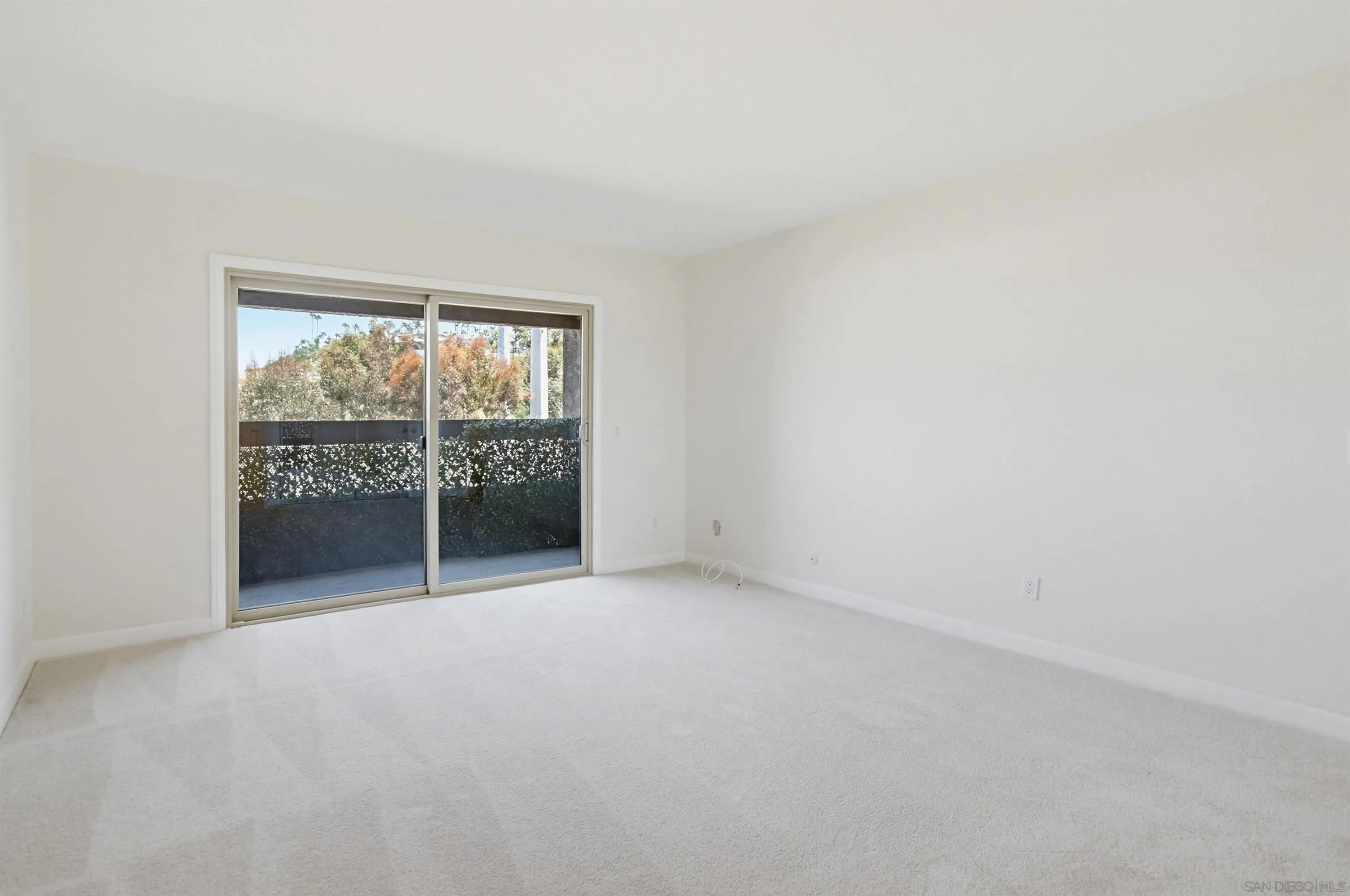 https://cdn.realtyfeed.com/cdn/127/260014059/9ce025d3a1096dc8b183270cc0e009e6.webp