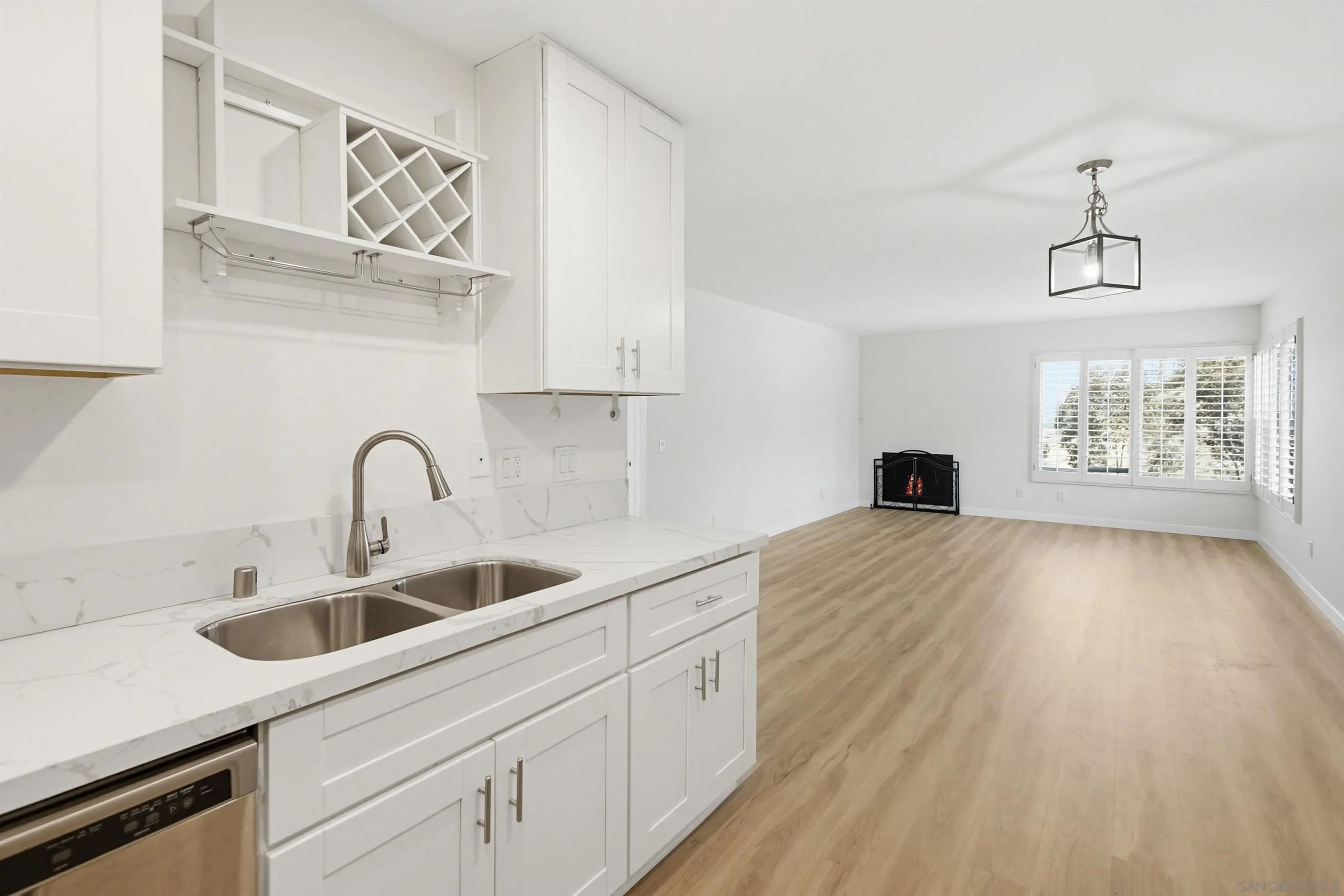 https://cdn.realtyfeed.com/cdn/127/260014059/9ddb8d31c3a45baf7e799466d2cb3ea1.webp