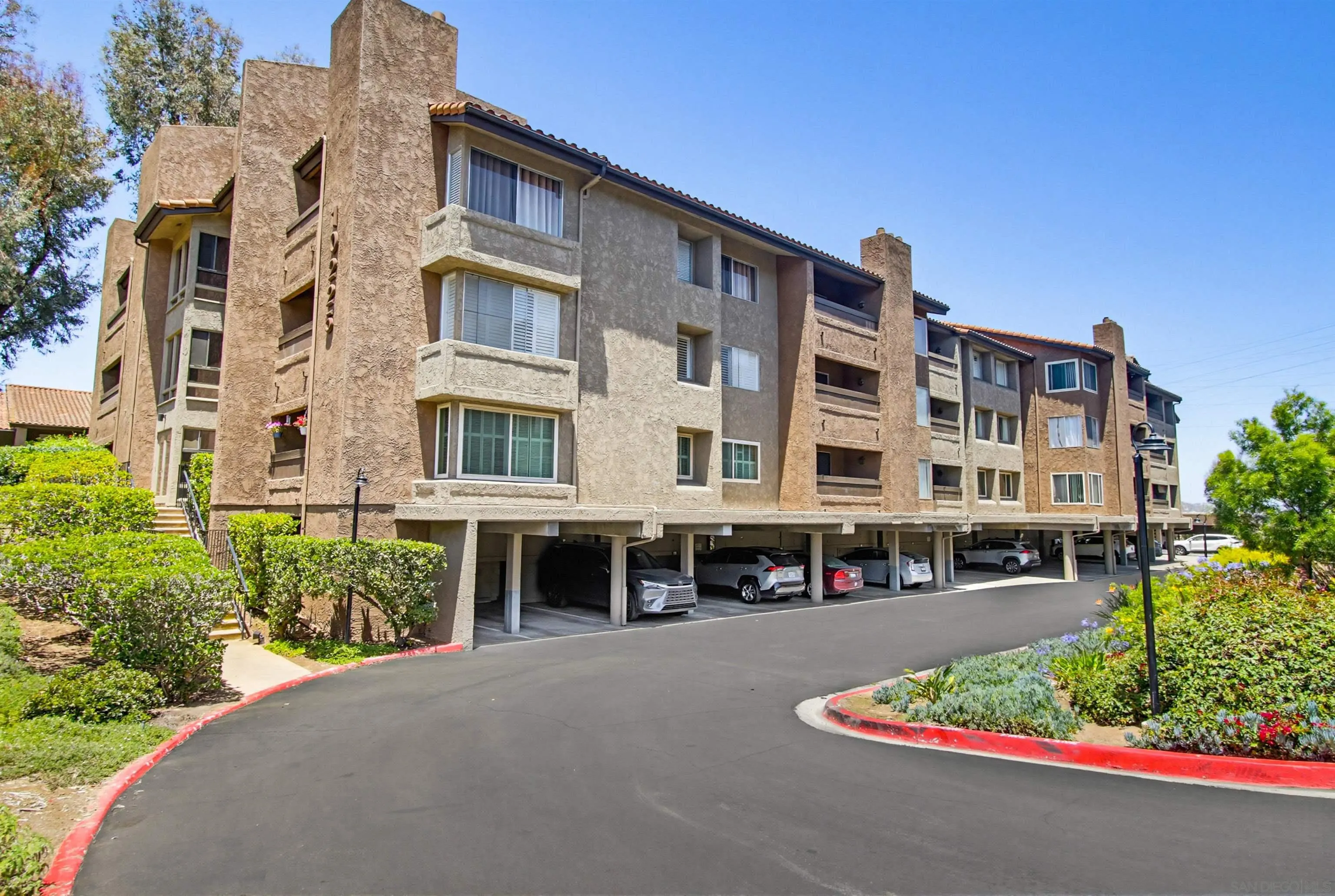 https://cdn.realtyfeed.com/cdn/127/260014059/a470d33a2138124879096205809f0a83.webp