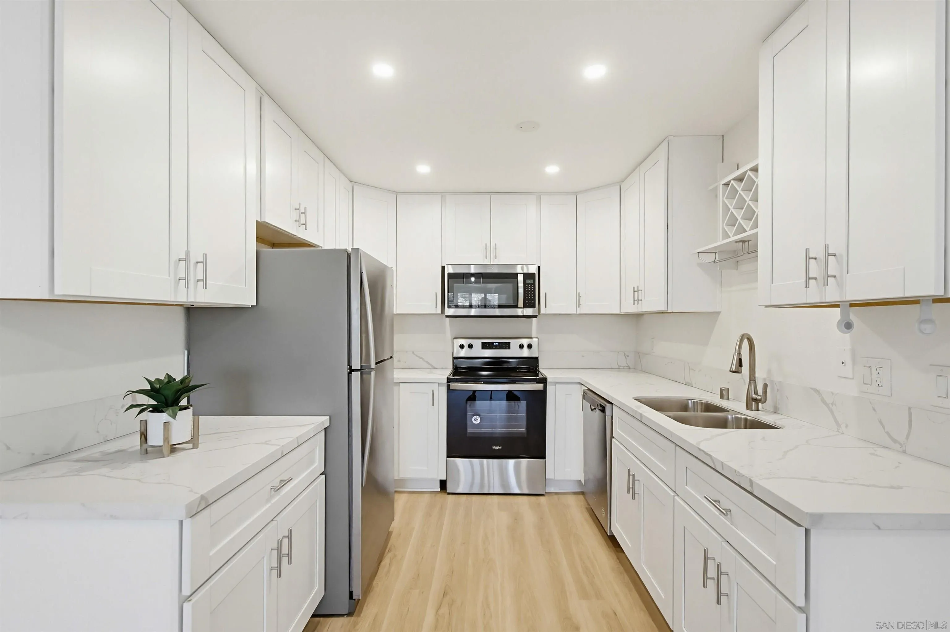 https://cdn.realtyfeed.com/cdn/127/260014059/f5bcf91e0f0b216e134656546ae7f418.webp