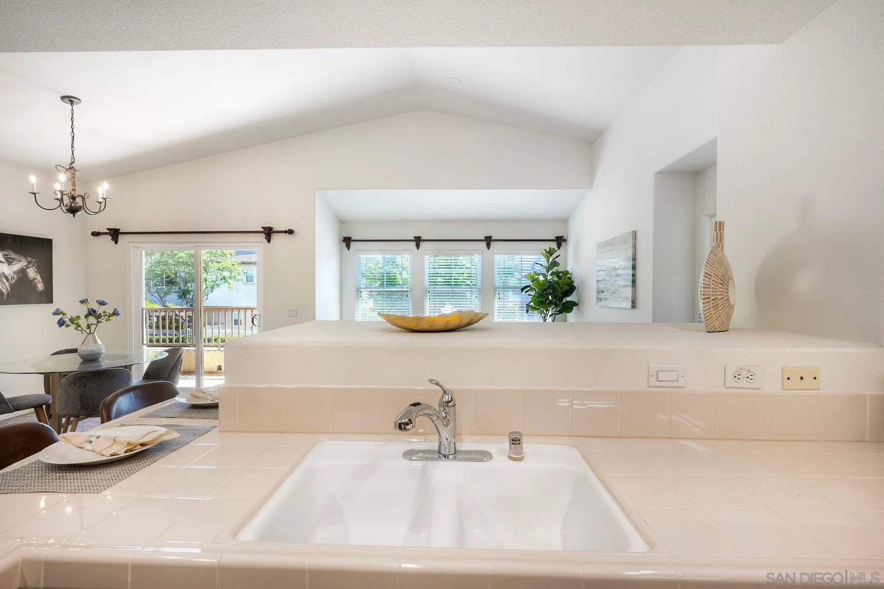 Photo #7: 260014065 Listing: Photo #7