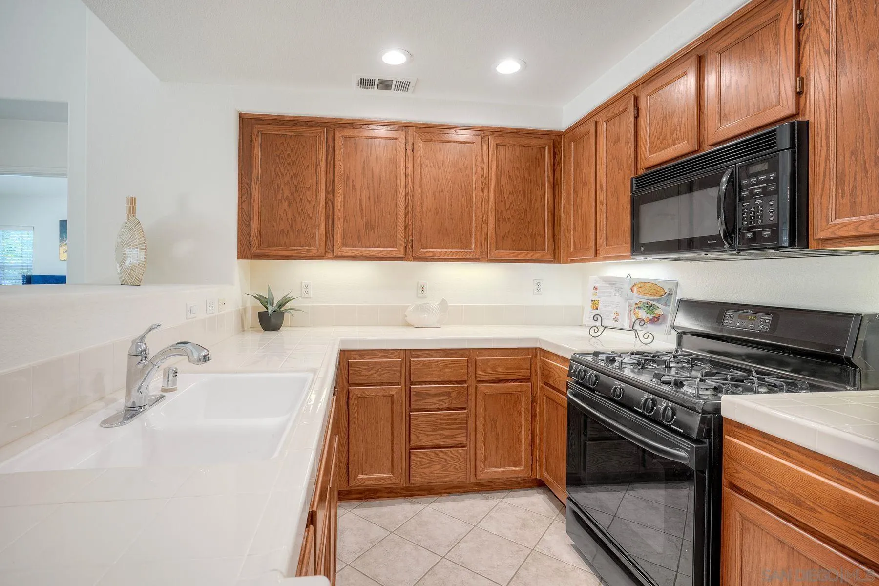 Photo #6: 260014065 Listing: Photo #6