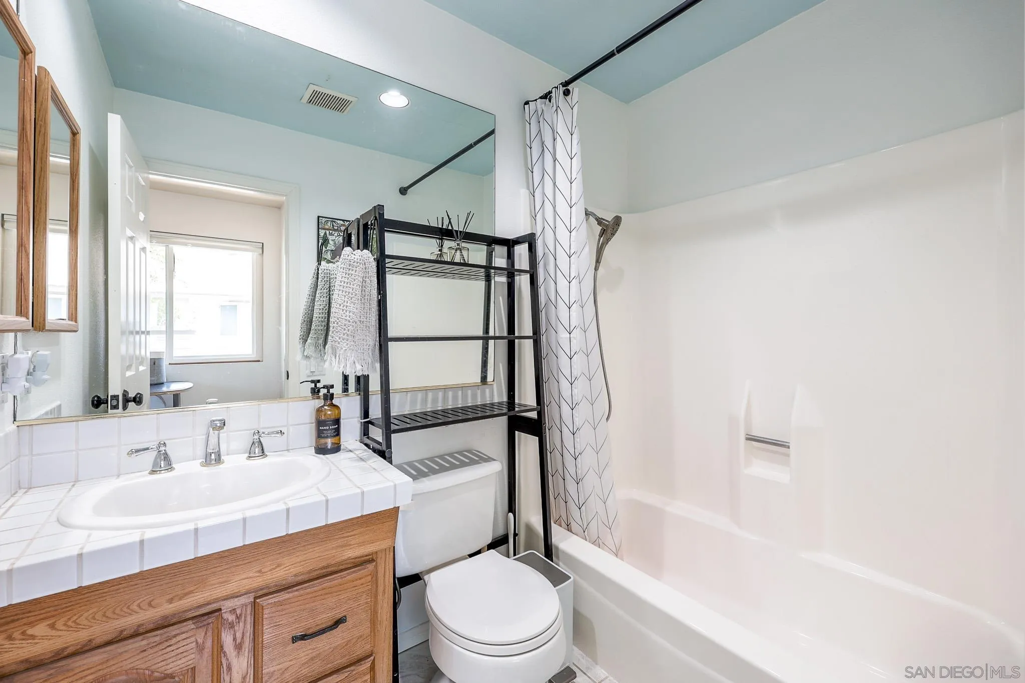 Photo #18: 260014074 Listing: Photo #18
