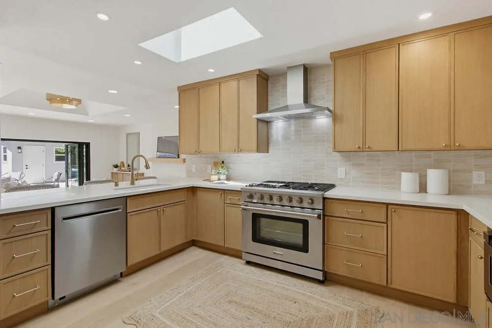 https://cdn.realtyfeed.com/cdn/127/260014077/71155fbb7c7fa204166248c0ff8e3b66.webp