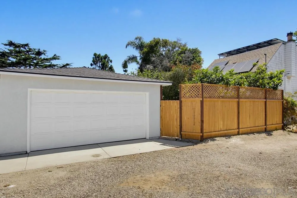 https://cdn.realtyfeed.com/cdn/127/260014077/da06a9b817aaa3c7aca66a3db93cc0e4.webp