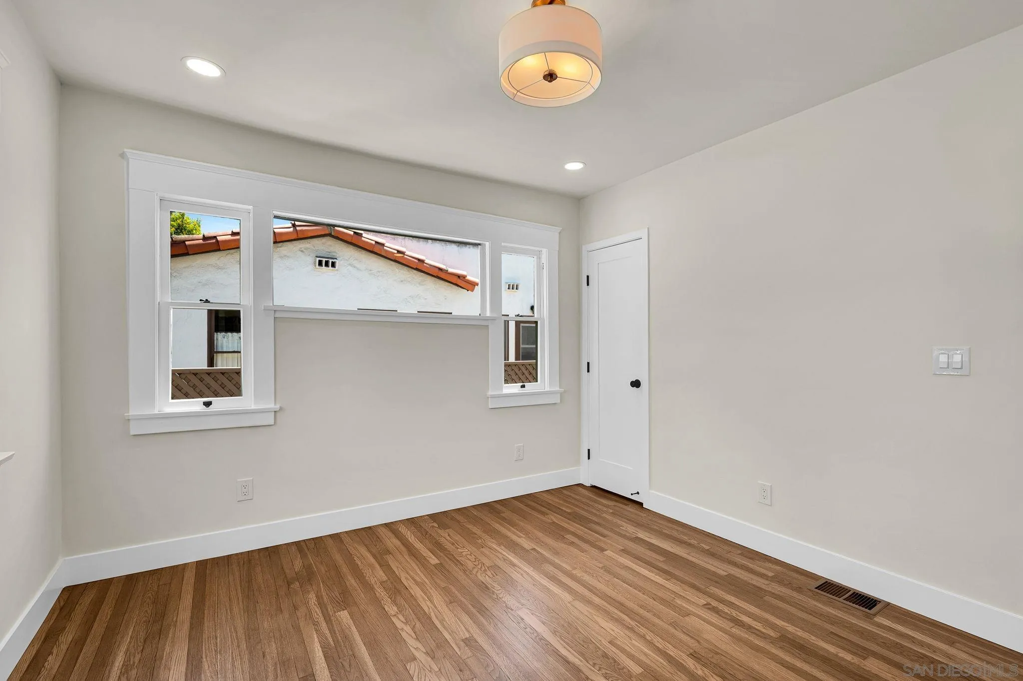 https://cdn.realtyfeed.com/cdn/127/260014080/dc4870cc1a44901f53ed0f39a2b95f5c.webp