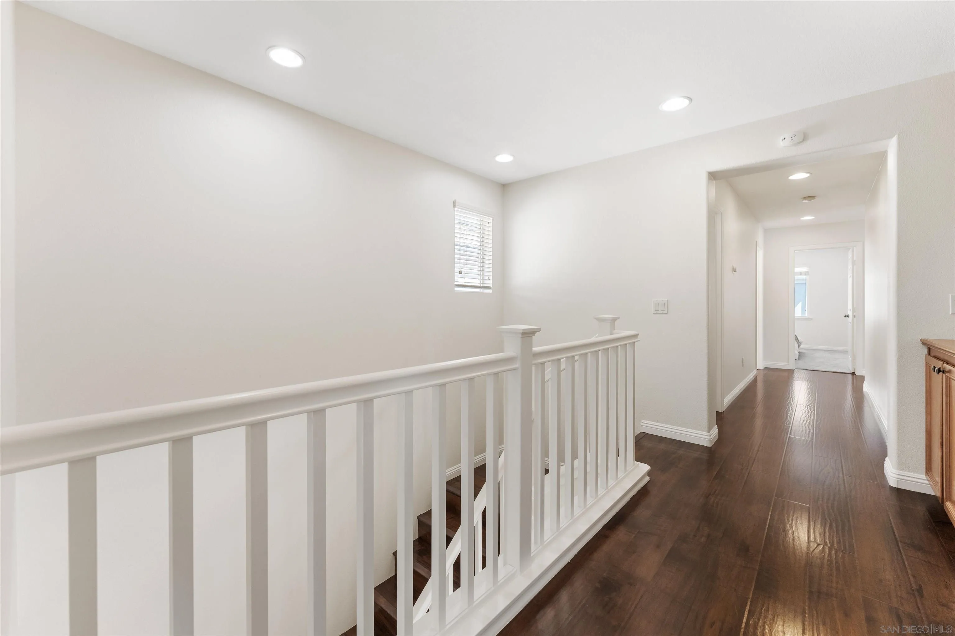 https://cdn.realtyfeed.com/cdn/127/260014082/295ba5f74b82f5b9117f56b51ff68300.webp