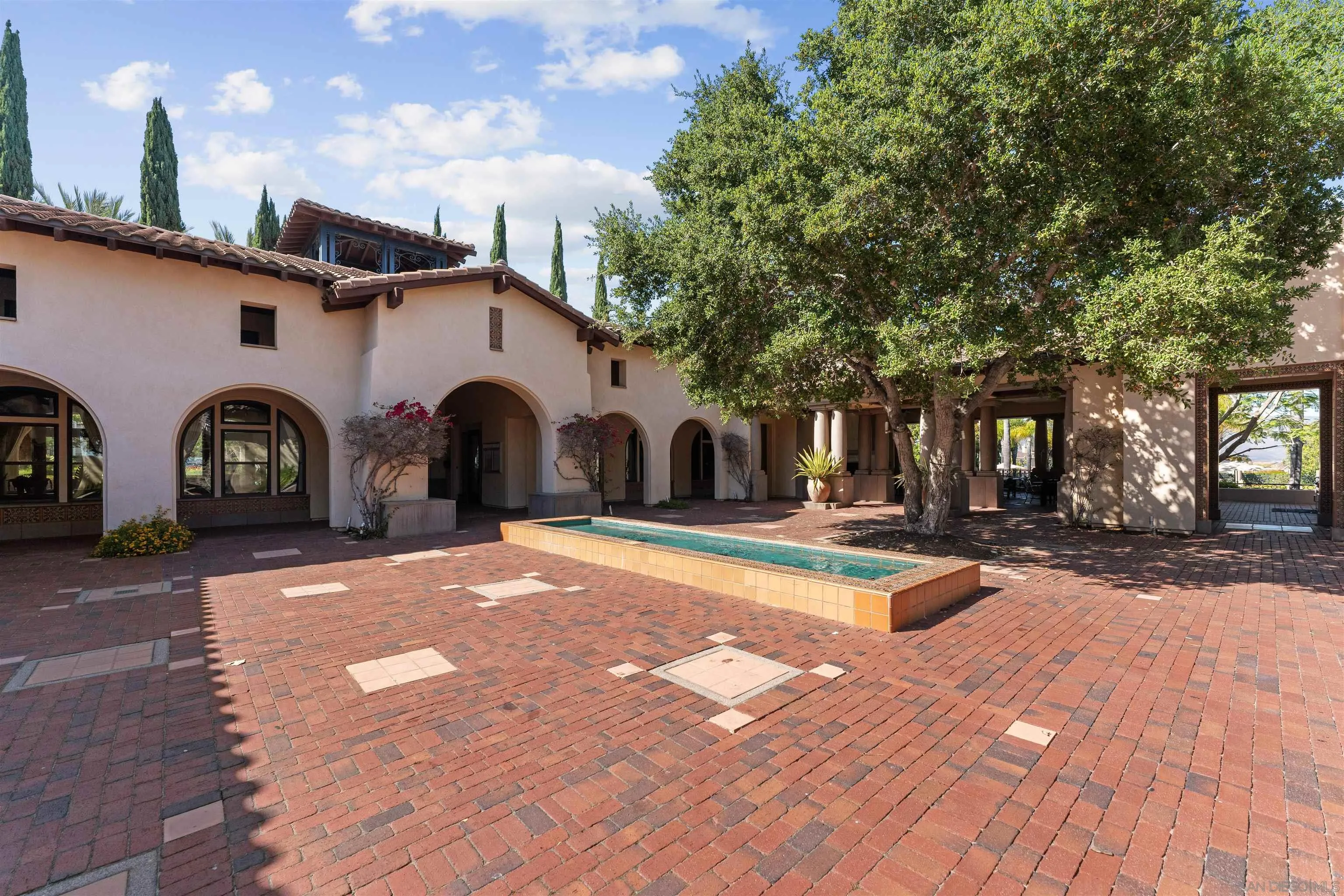 https://cdn.realtyfeed.com/cdn/127/260014082/34576ec95655188e86b6652101f0d01a.webp
