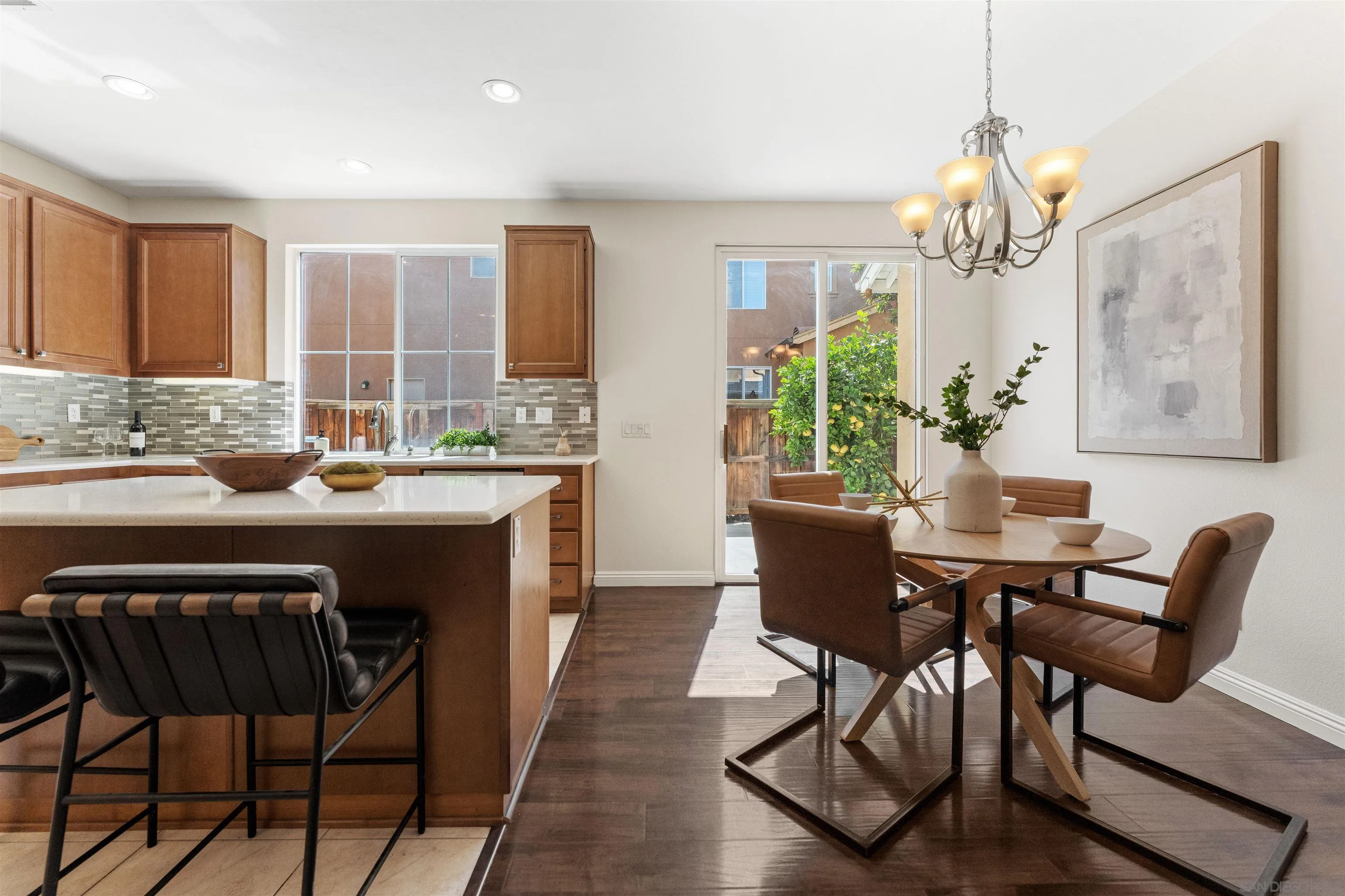 https://cdn.realtyfeed.com/cdn/127/260014082/6af2dbfc00416a2e0f12c28bea677cd1.webp