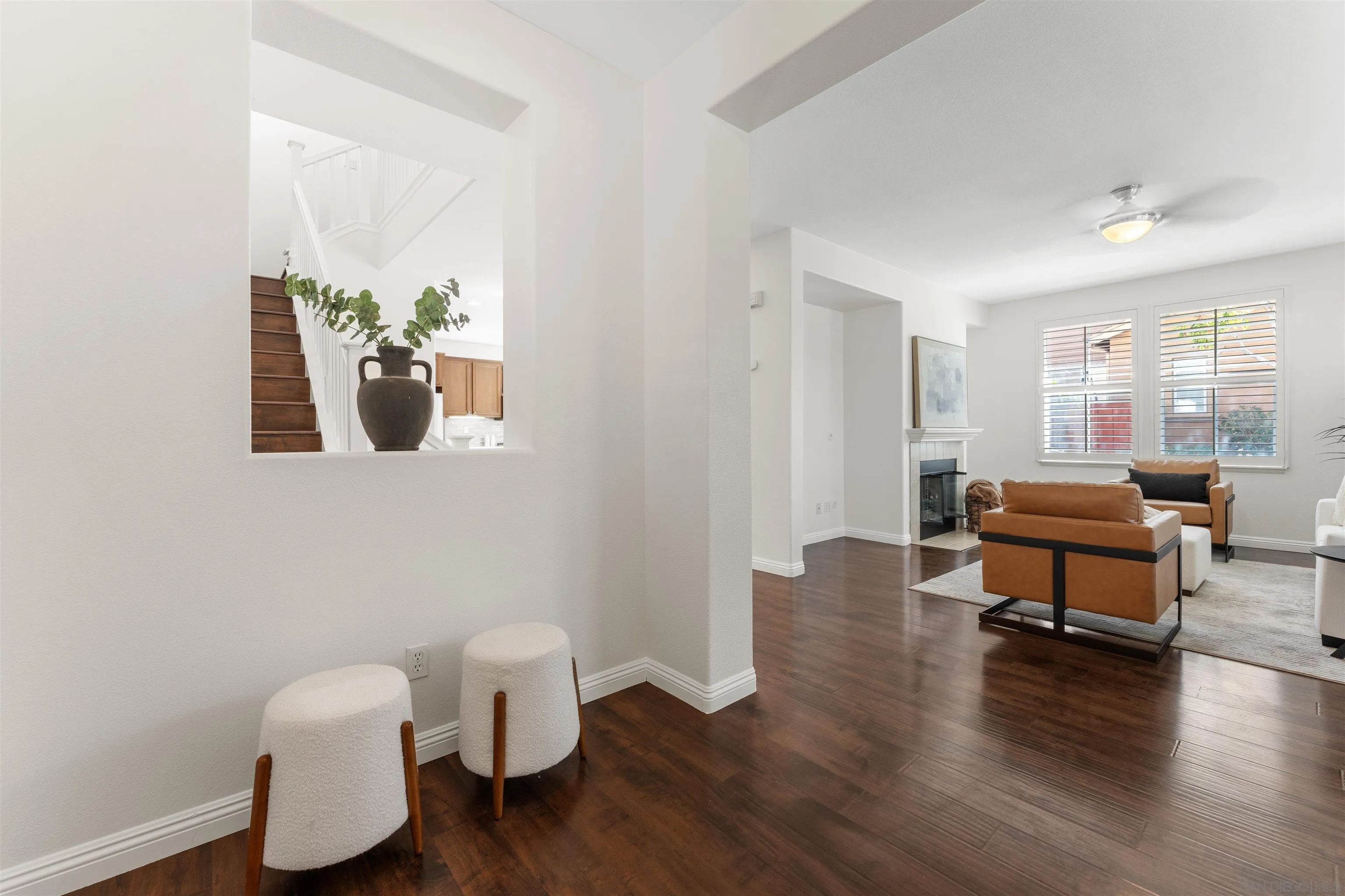 https://cdn.realtyfeed.com/cdn/127/260014082/a545279c3d9dd230bfa181717120d685.webp