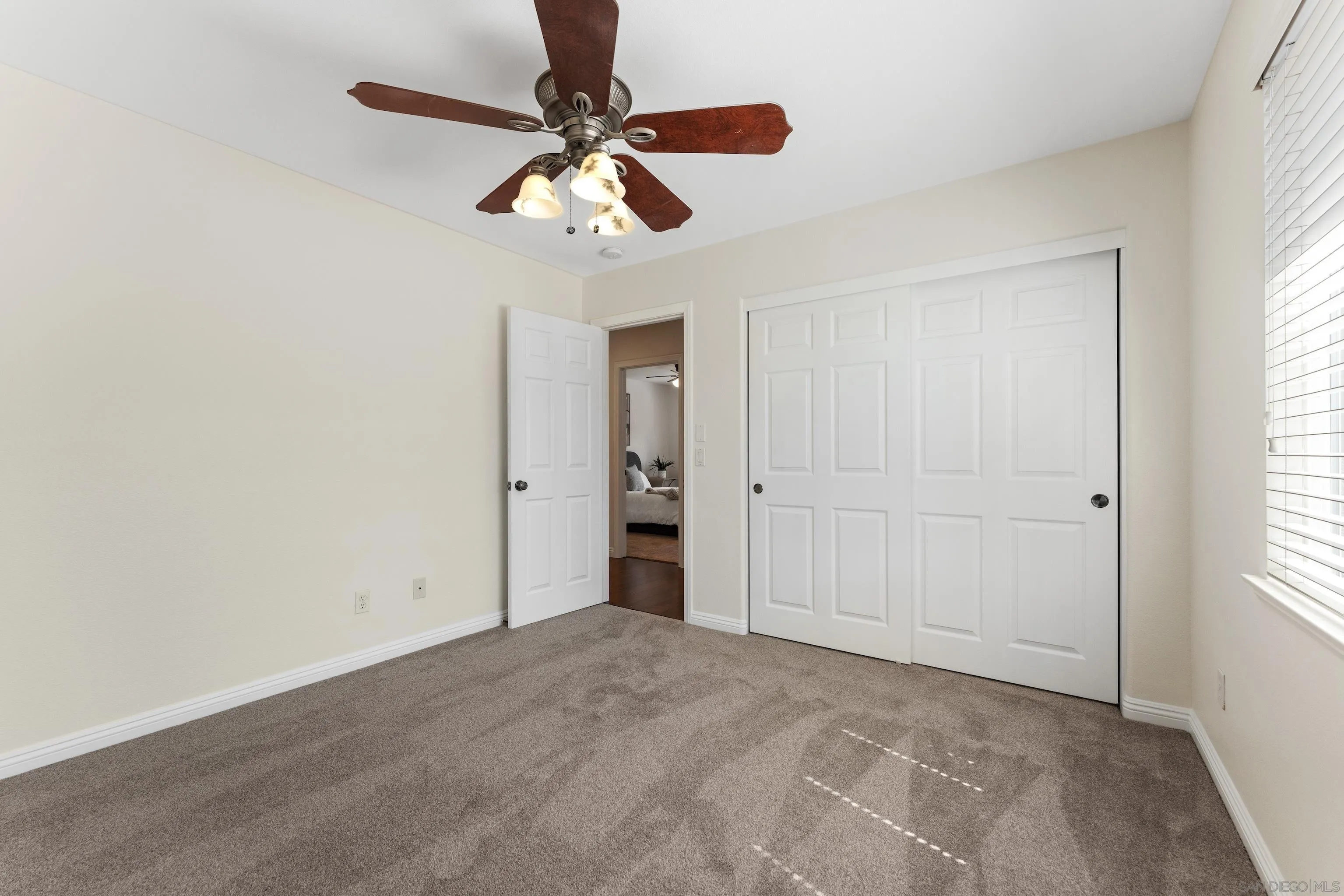 https://cdn.realtyfeed.com/cdn/127/260014082/e6effa3c3b48da03fbf0f0df13746cae.webp