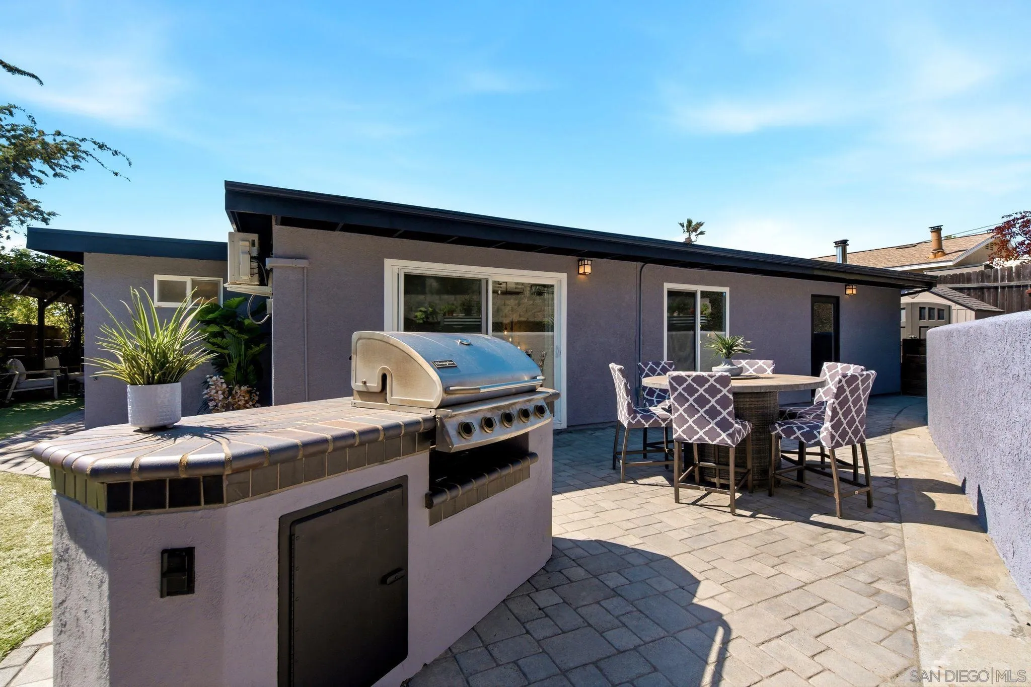 https://cdn.realtyfeed.com/cdn/127/260014083/785805df5f2973aec302d8b216903a7c.webp