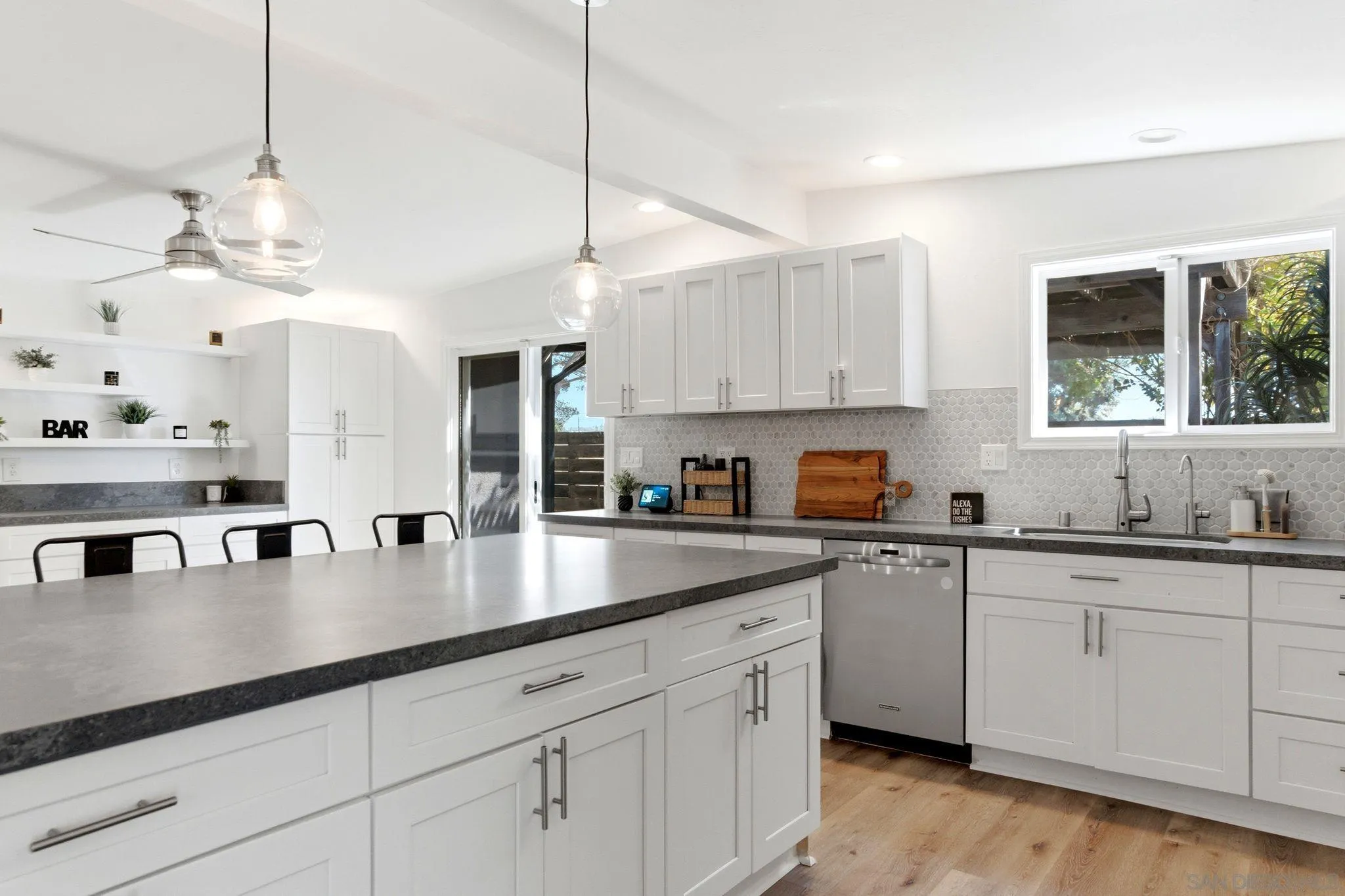 https://cdn.realtyfeed.com/cdn/127/260014083/b4f20146150e76fdab92f31f96be386a.webp