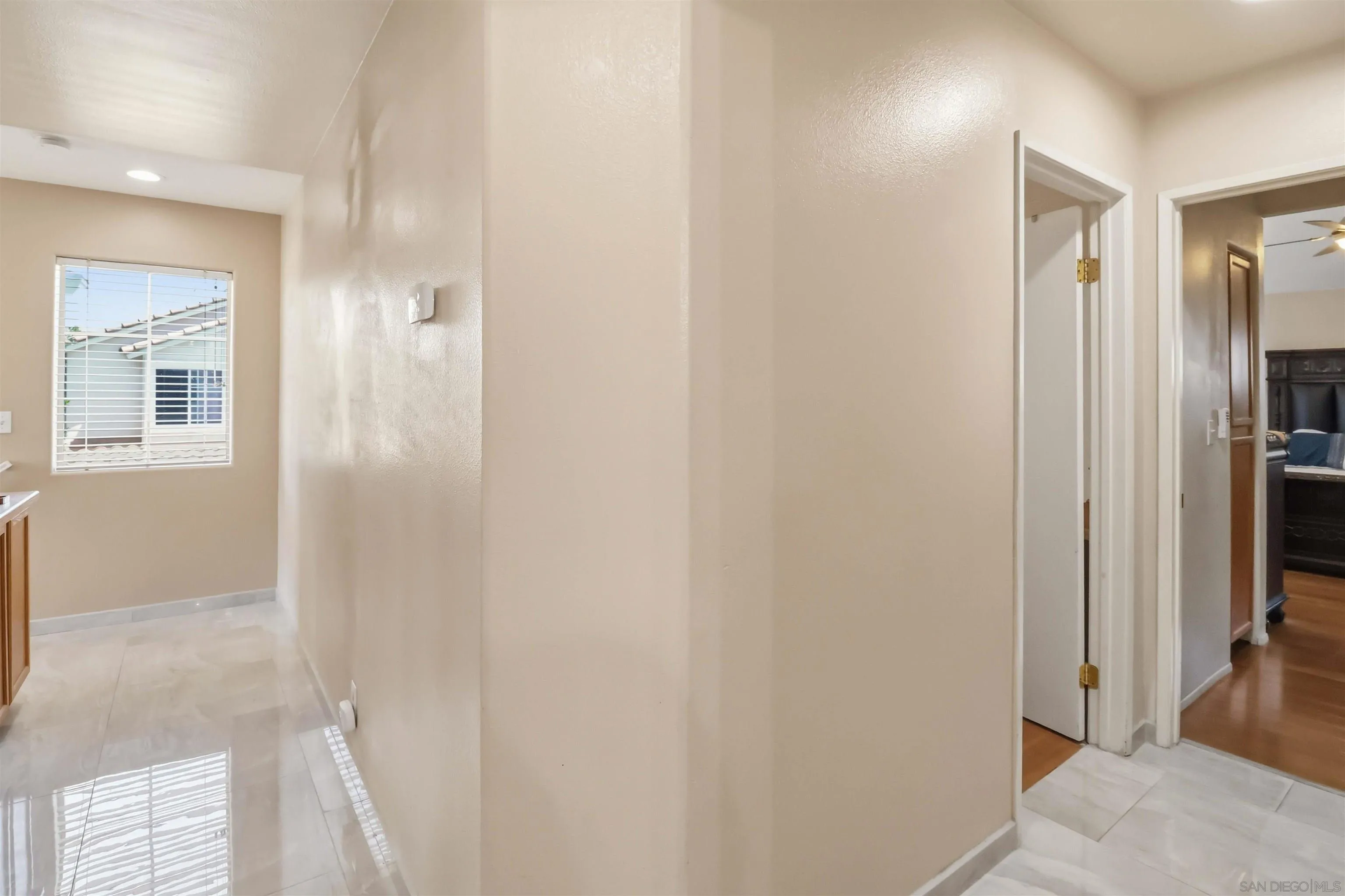 https://cdn.realtyfeed.com/cdn/127/260014085/00d227969daa27529d1a7c4b1ac6fc75.webp