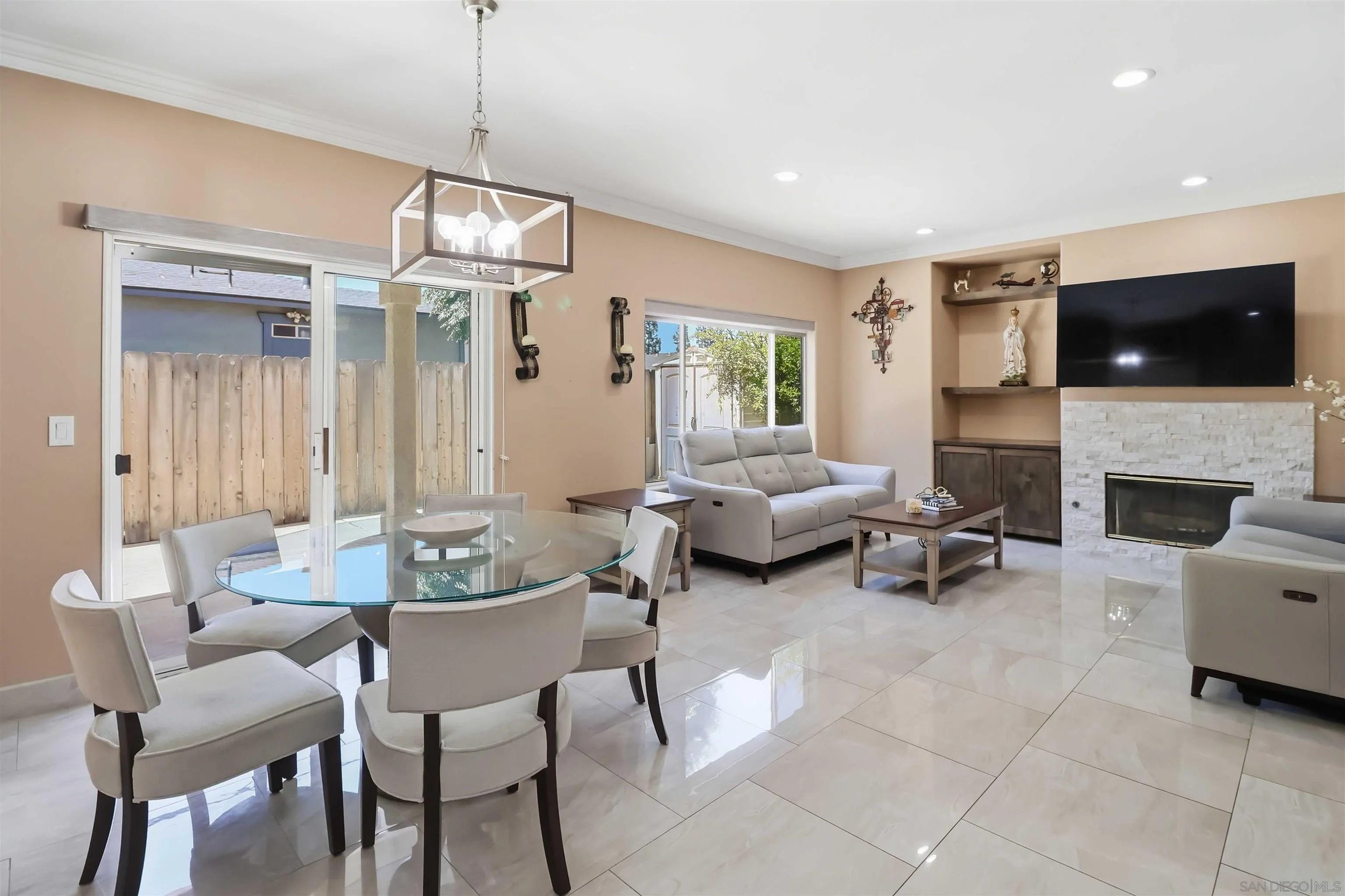 https://cdn.realtyfeed.com/cdn/127/260014085/41d061c7e17ddea53d4afa219ea5db42.webp