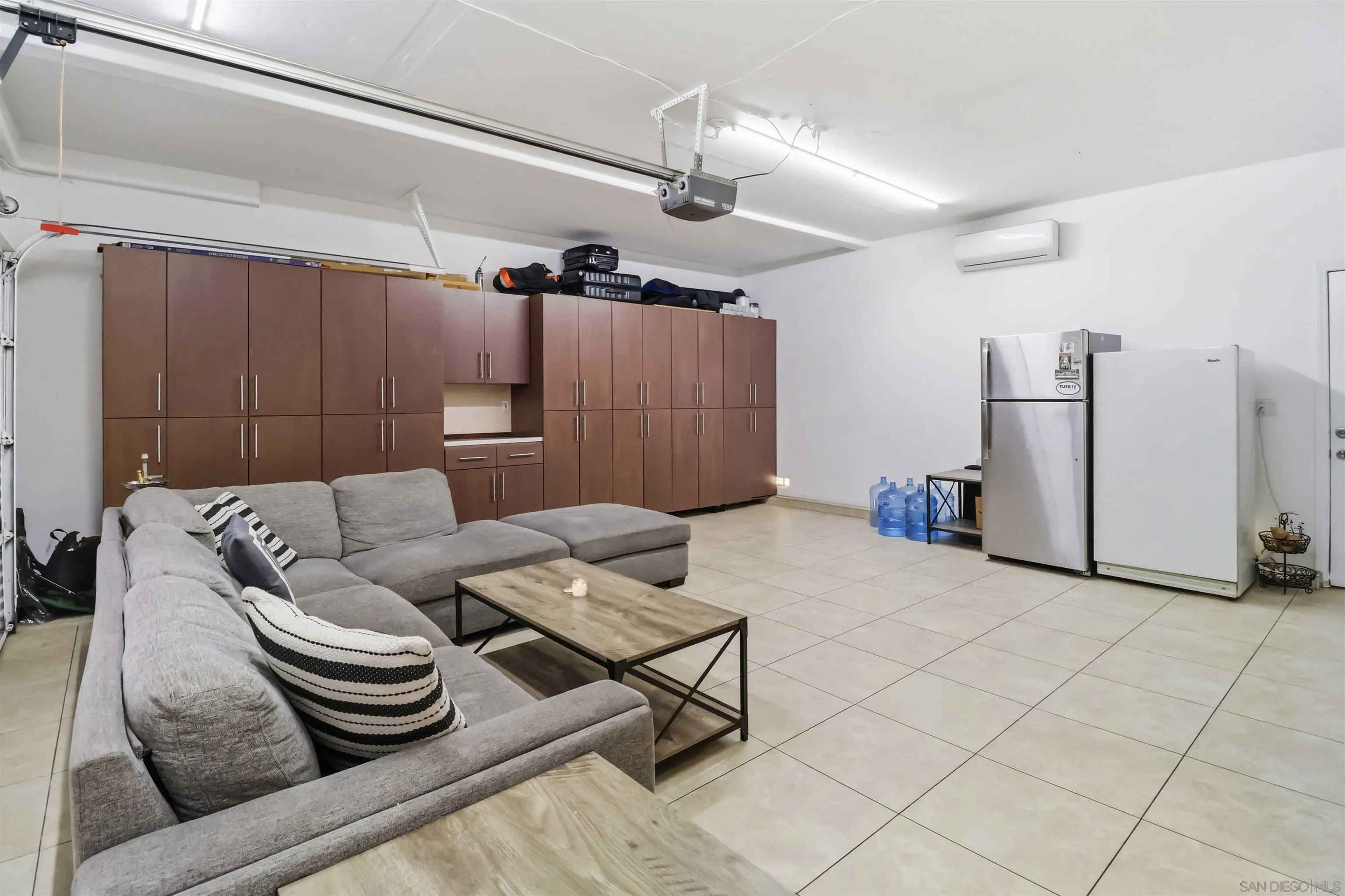https://cdn.realtyfeed.com/cdn/127/260014085/68a99e0995b50bfc2aef1550f612468b.webp