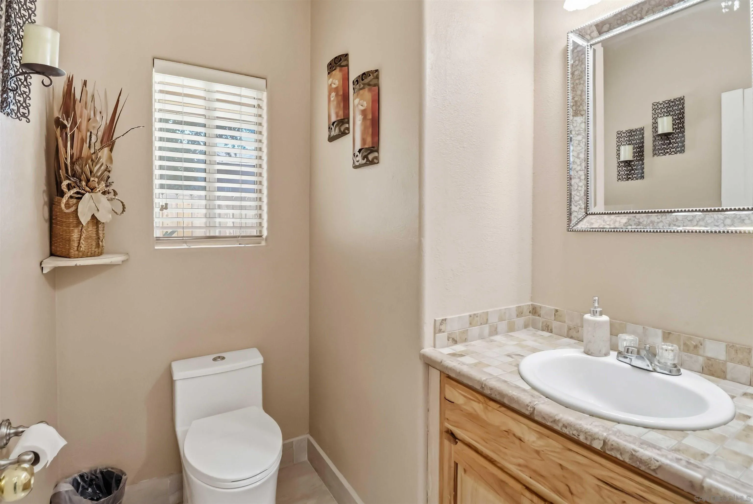 https://cdn.realtyfeed.com/cdn/127/260014085/973f3c6b9752b9cd38eb7dae378154f5.webp