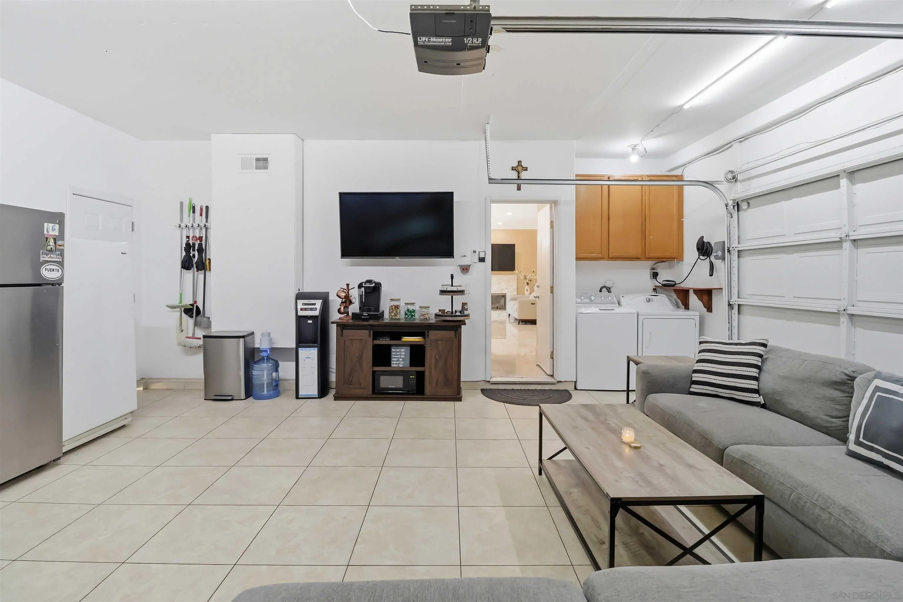 https://cdn.realtyfeed.com/cdn/127/260014085/a9faf73d9b8d34e471c3995218cb34d6.webp