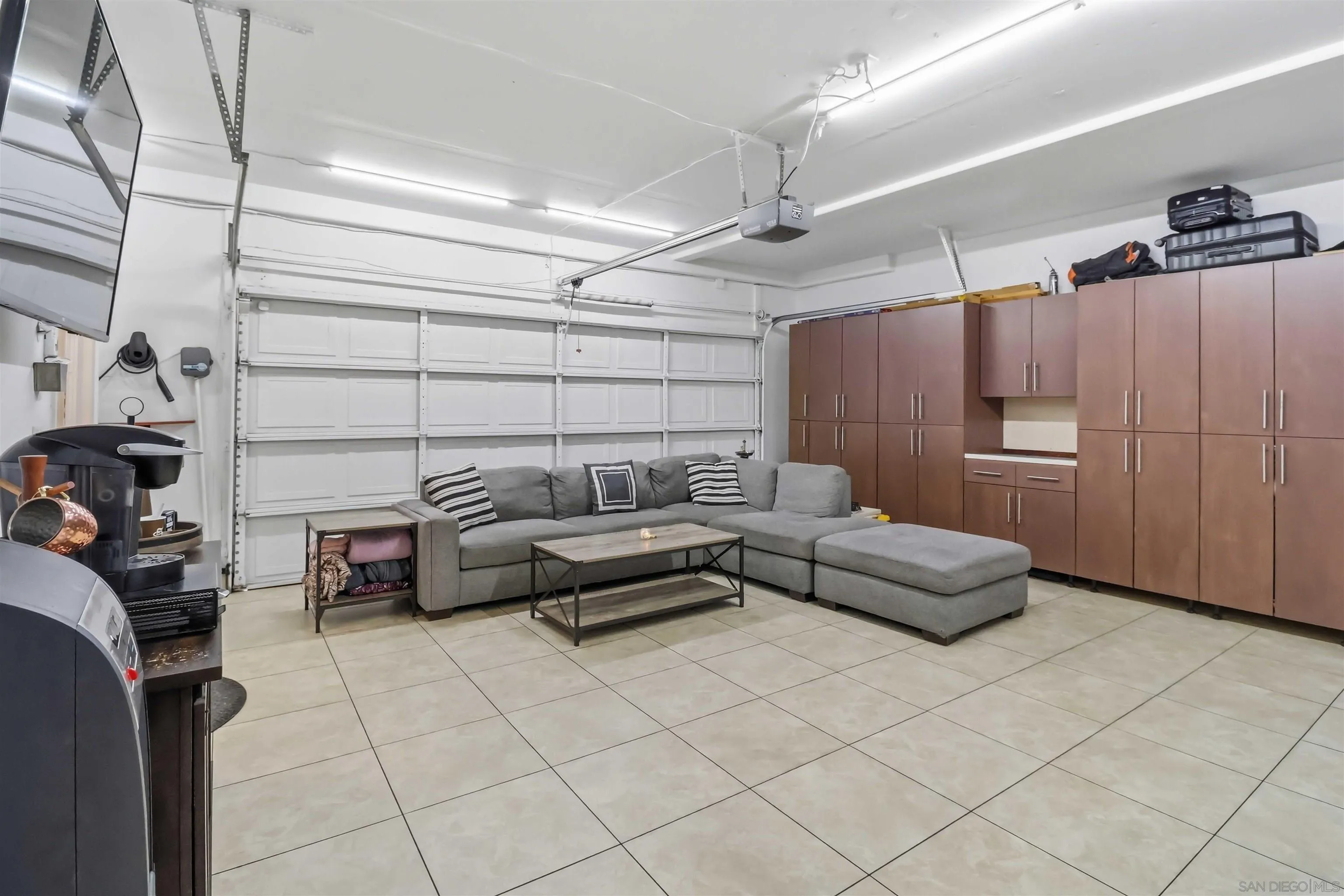 https://cdn.realtyfeed.com/cdn/127/260014085/d00bdbede29fcc0b0049a3c58ab4d56f.webp