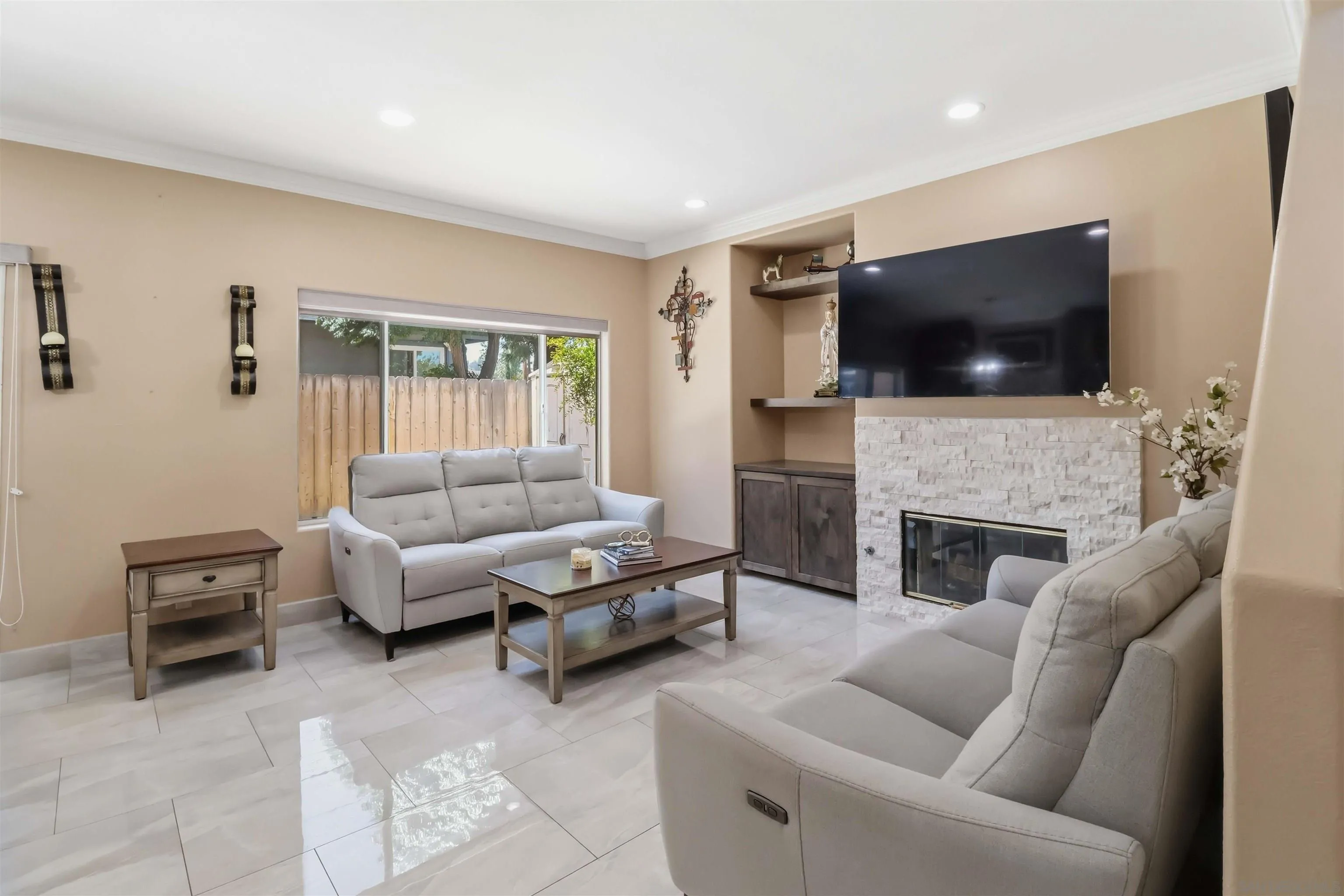 https://cdn.realtyfeed.com/cdn/127/260014085/ec83012beafc076146f9cb6dcd8666cb.webp