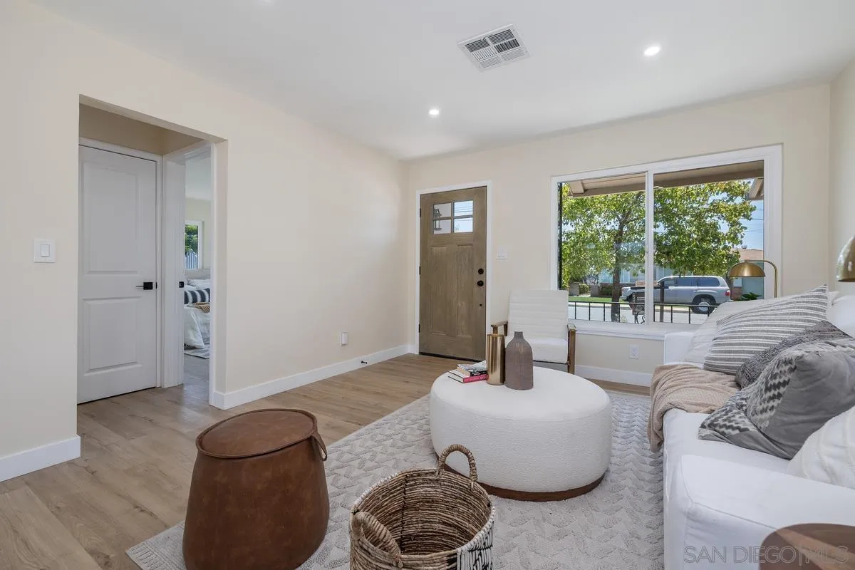 https://cdn.realtyfeed.com/cdn/127/260014087/d2cdfe0b85adea02db822f5dbae0ae56.webp