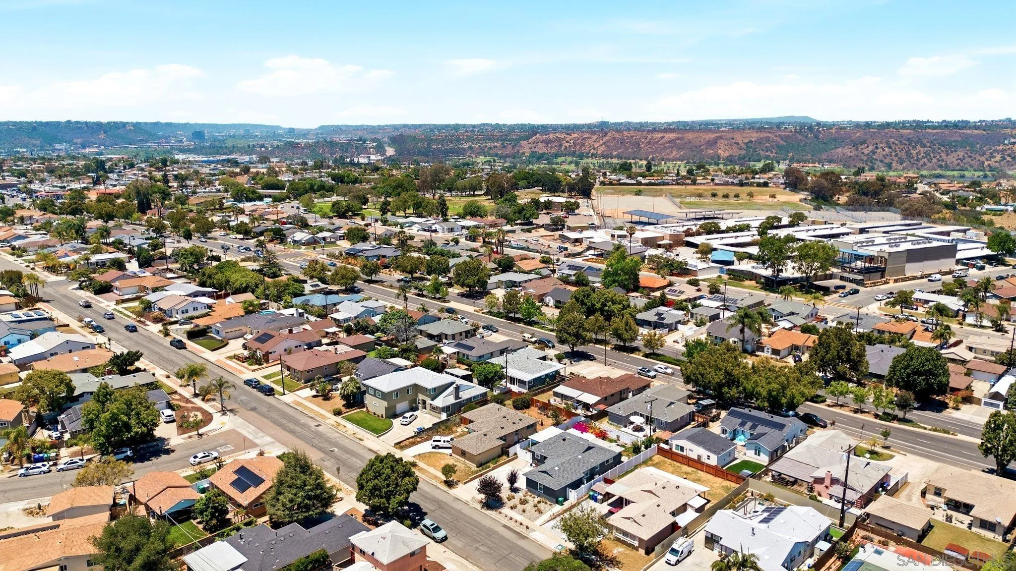 https://cdn.realtyfeed.com/cdn/127/260014088/2acaf90e3eea8e2bbd7827b5cba25b94.webp