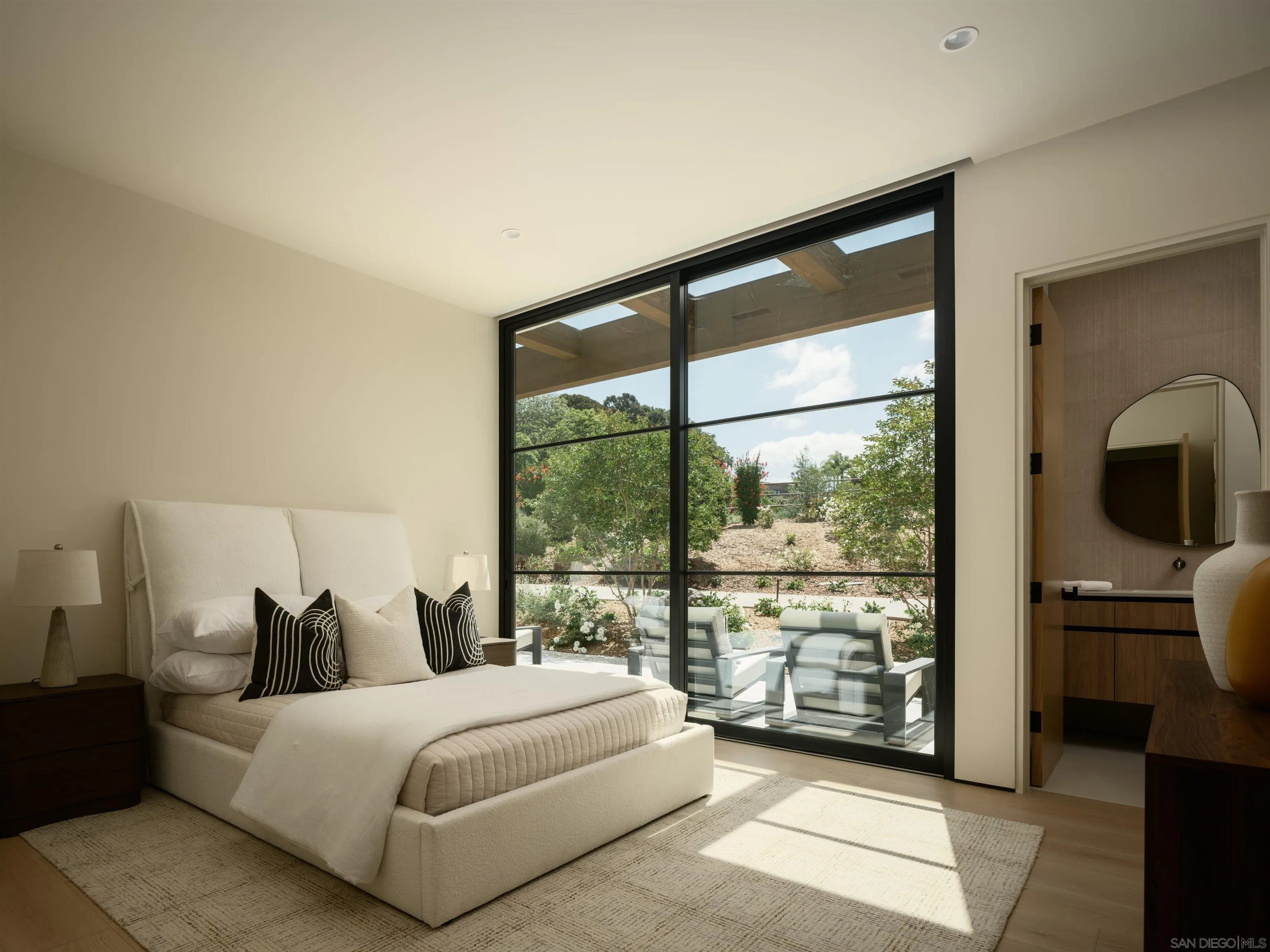 https://cdn.realtyfeed.com/cdn/127/260014089/d98340c4c2fd51ce96a00349c561ca9d.webp