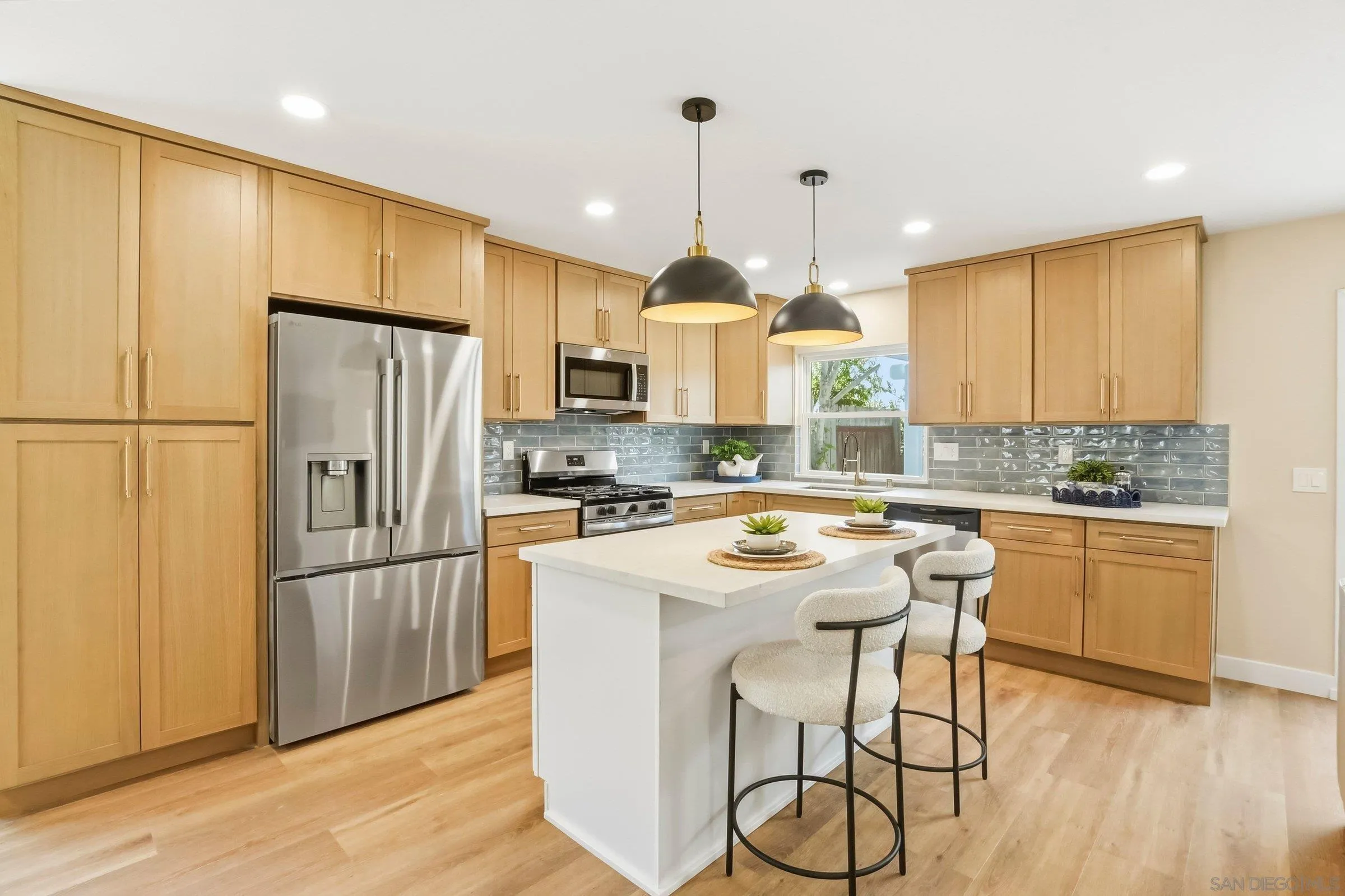 https://cdn.realtyfeed.com/cdn/127/260014090/212a4c9a548e34fa0afd05a37a8aed6b.webp
