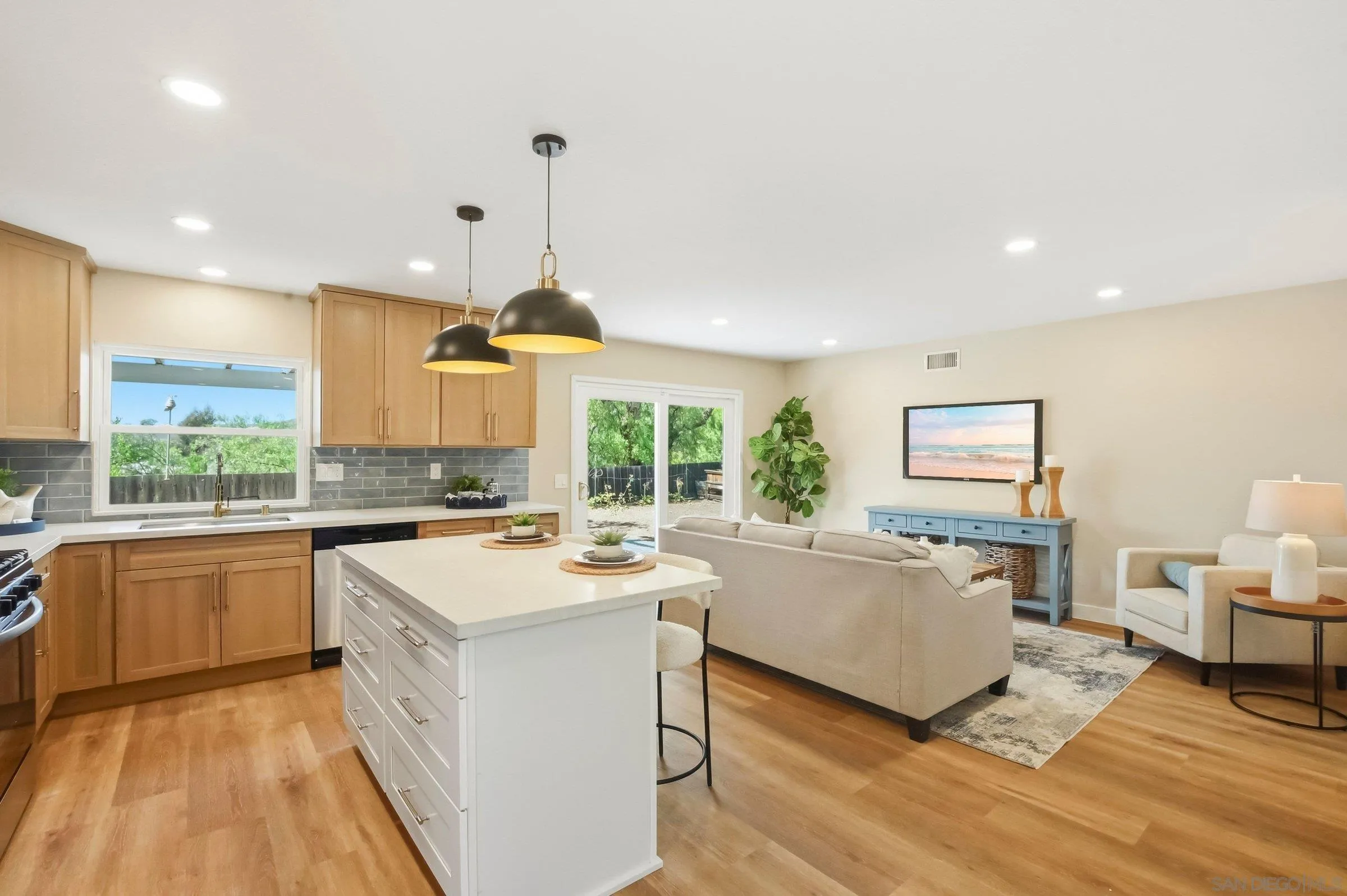 https://cdn.realtyfeed.com/cdn/127/260014090/7bcb2b2d6e8cde43d45b08723d082e20.webp