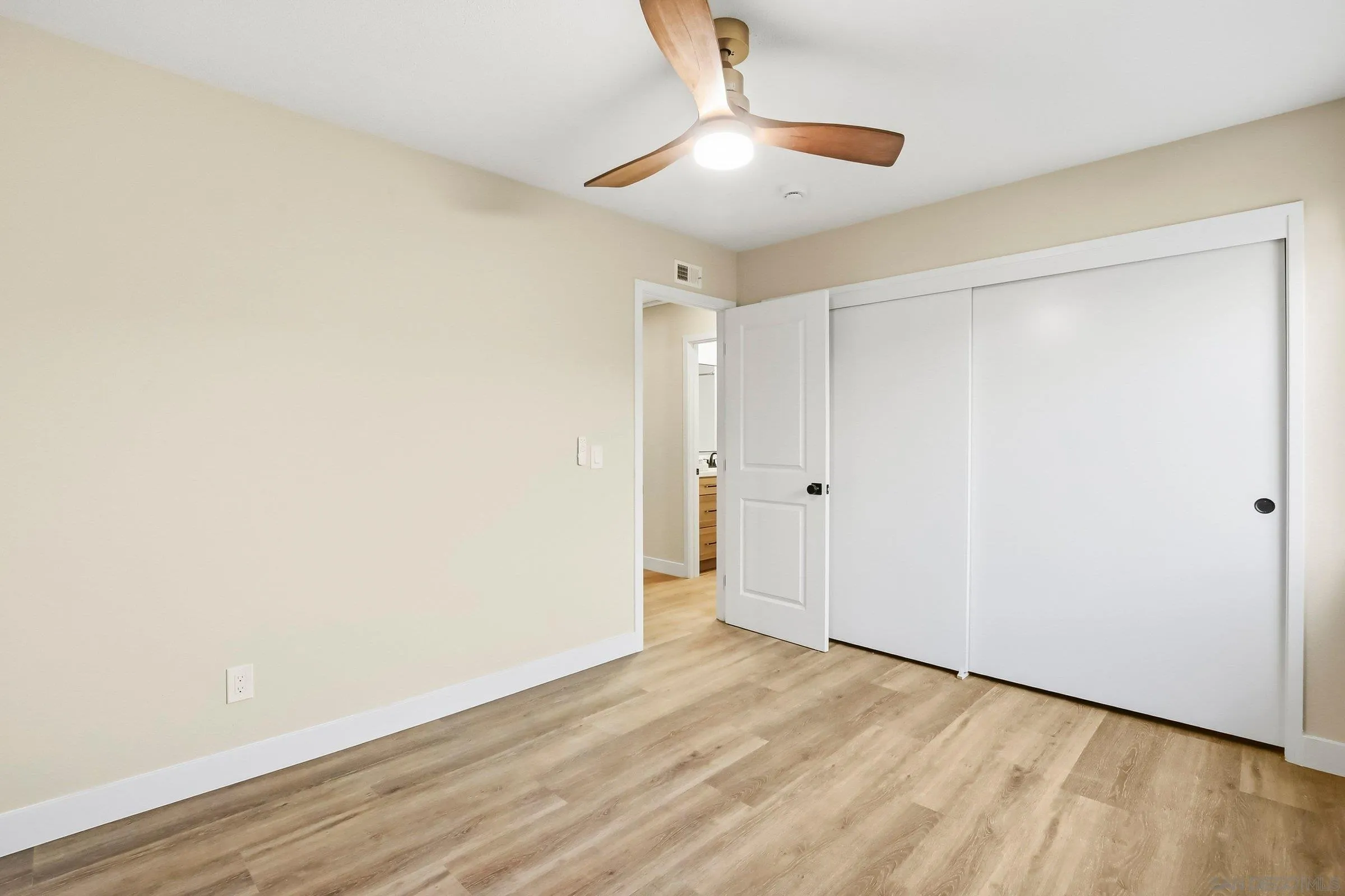 https://cdn.realtyfeed.com/cdn/127/260014090/a121b256b17fec9023e3e01dc02a60cf.webp