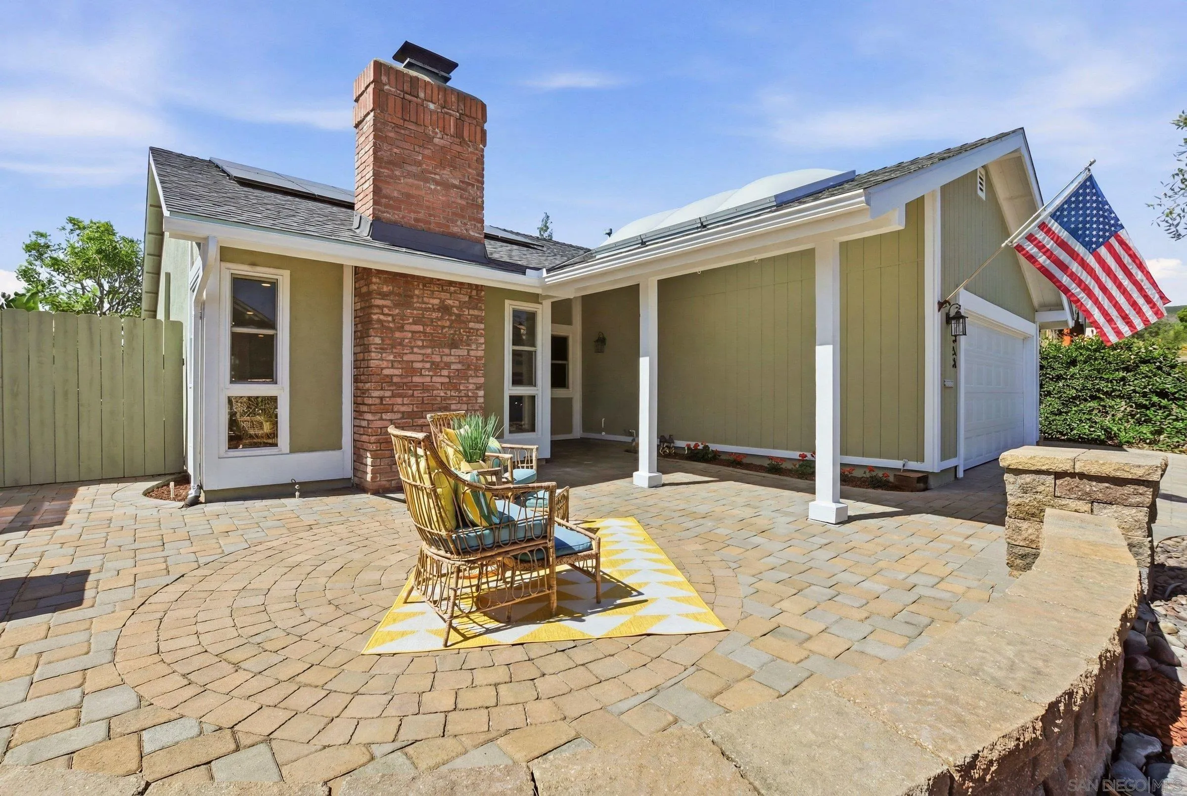 https://cdn.realtyfeed.com/cdn/127/260014090/f312b679bf1fd6f0fd9eb68ded7429d0.webp