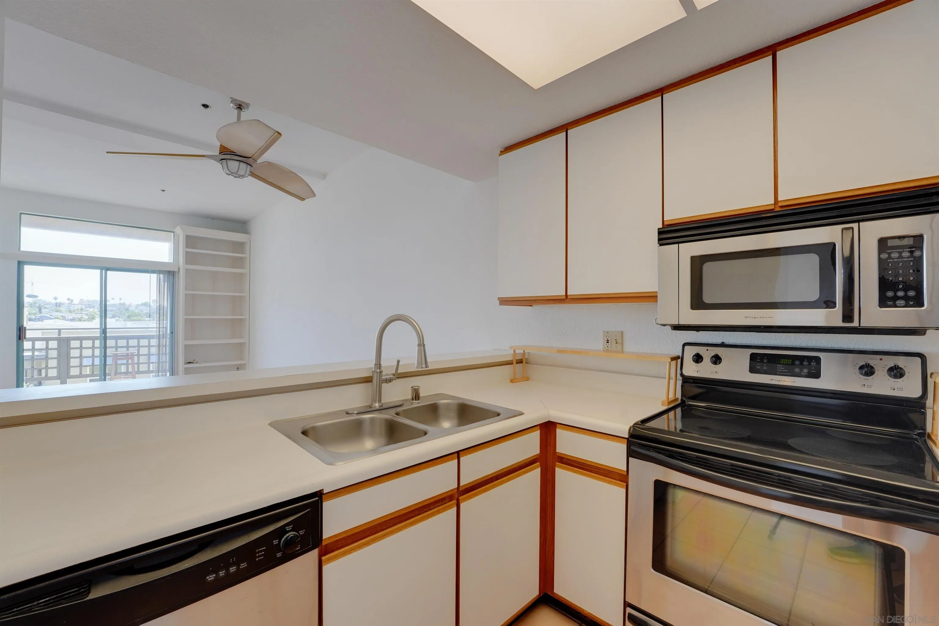 Photo #11: 260014097 Listing: Photo #11