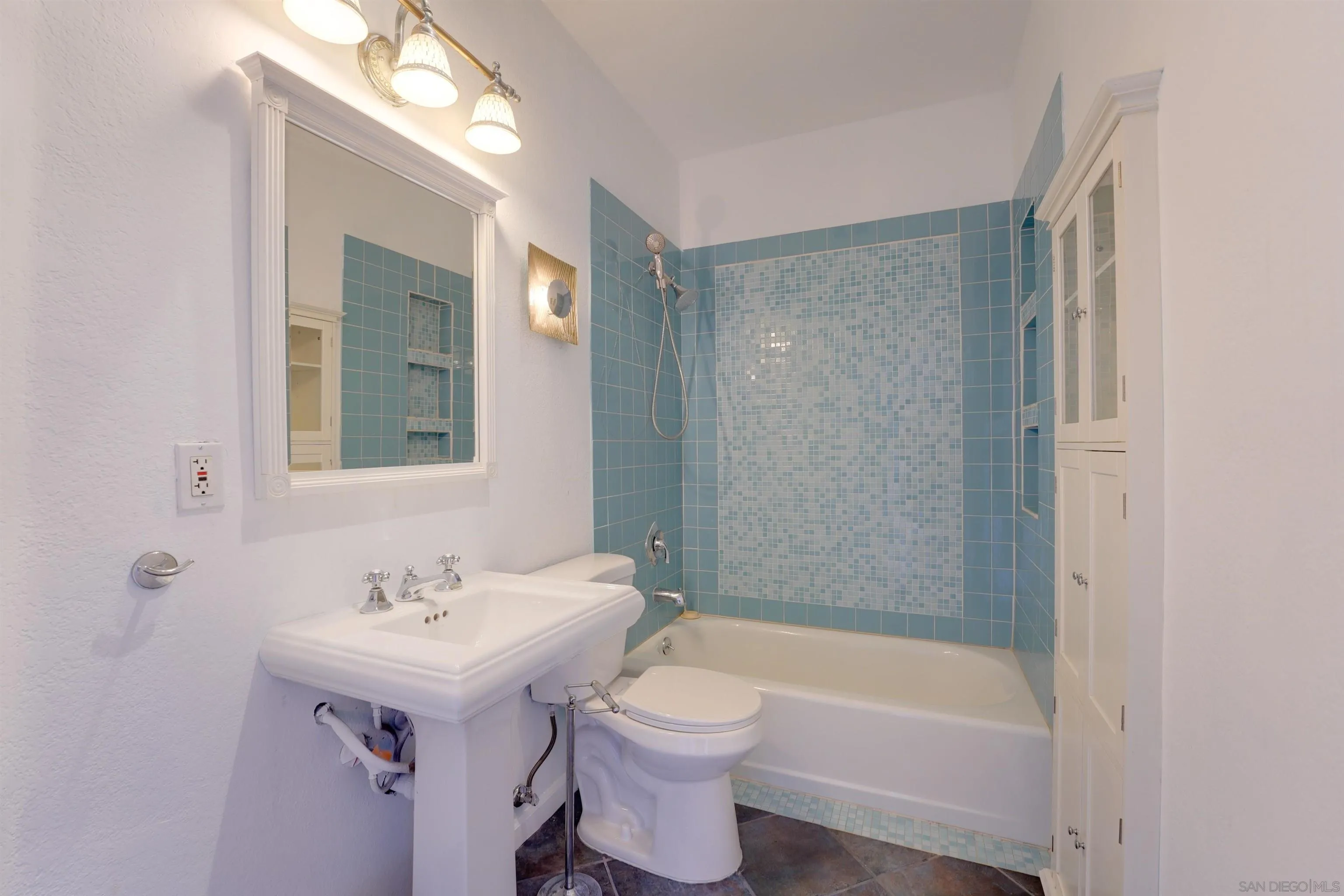 Photo #4: 260014097 Listing: Photo #4