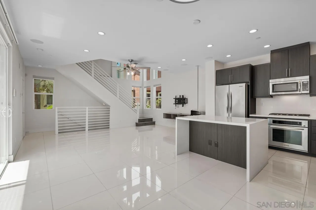 Photo #1: 260014098 Listing: Photo #1