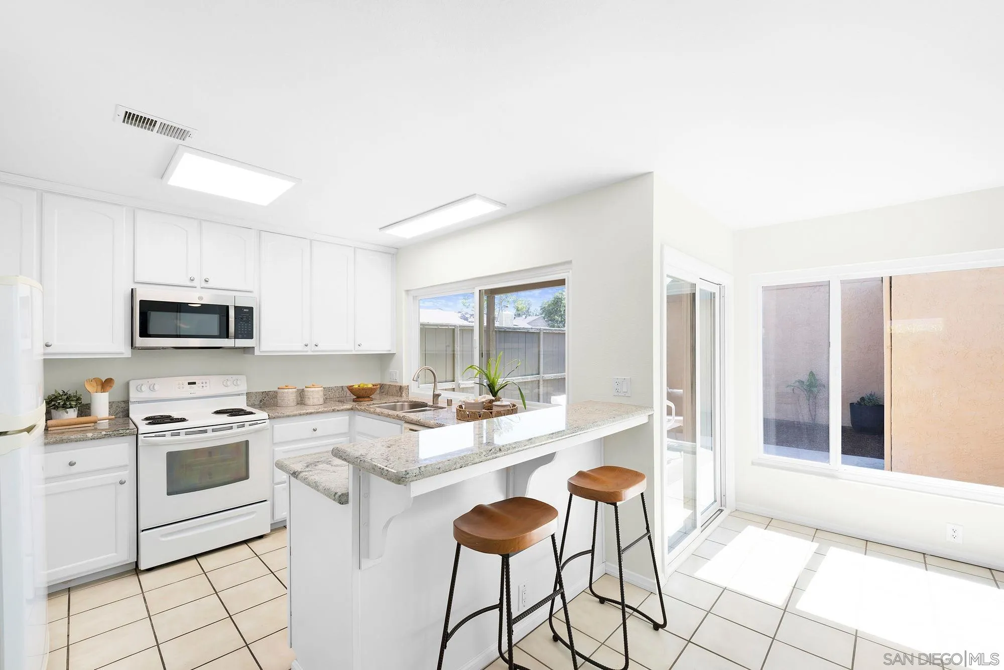 Photo #11: 260014101 Listing: Photo #11