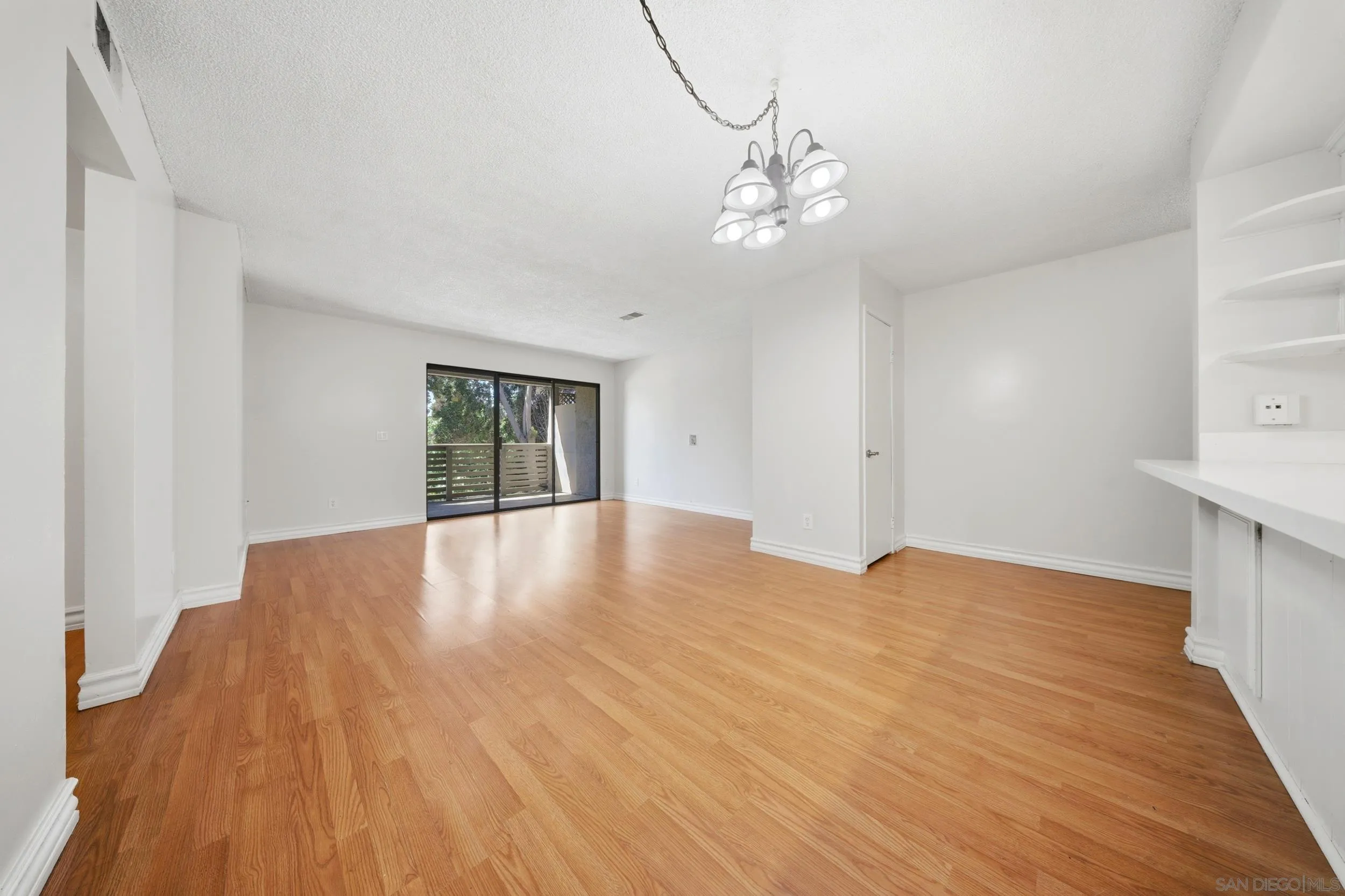 Photo #2: 260014107 Listing: Photo #2